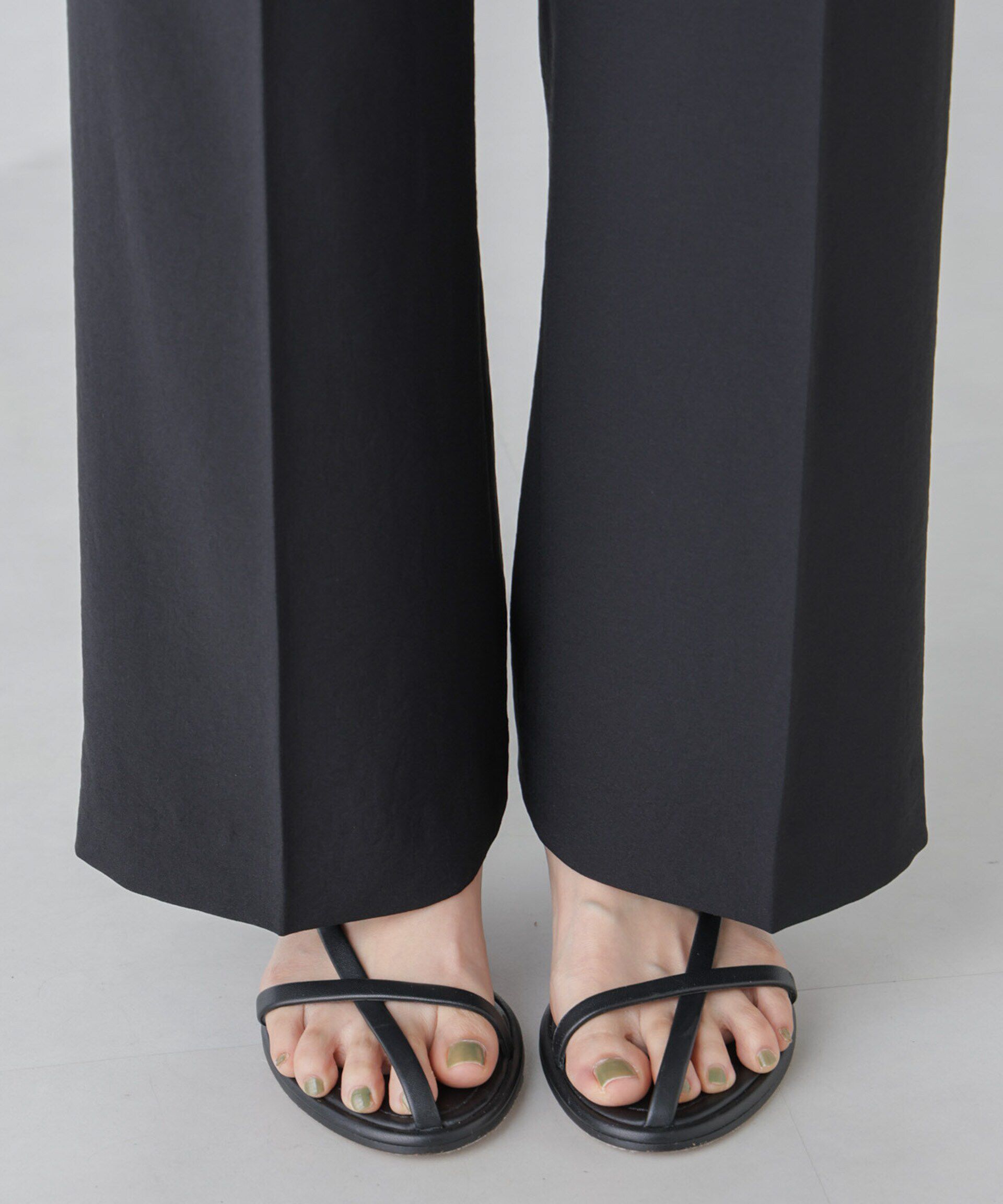 nano･universe「ｲｰｼﾞｰﾌｧﾝｸｼｮﾝ ｾﾝﾀｰﾌﾟﾚｽｾﾐﾜｲﾄﾞﾊﾟﾝﾂ(ｾｯ  」|チノ|