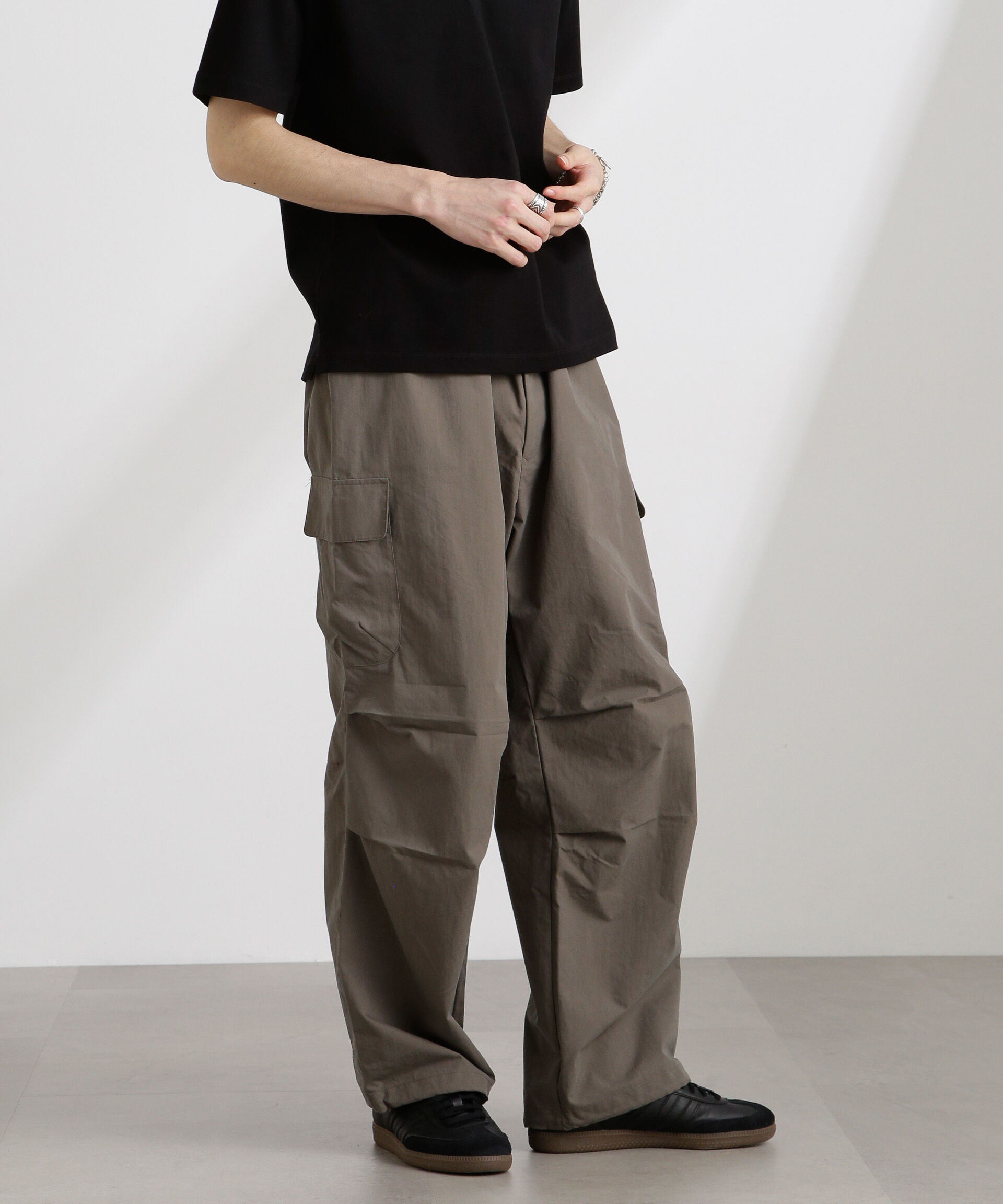 nano･universe「CNリラックスカーゴパンツ」|チノ|カーキ