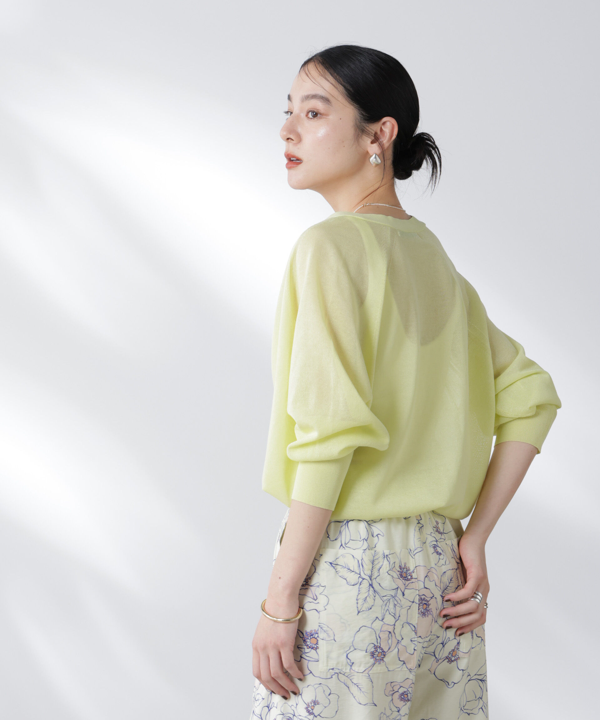 nano･universe「コットンスパークシアーＶネックカーディガン」|ニット・セーター|