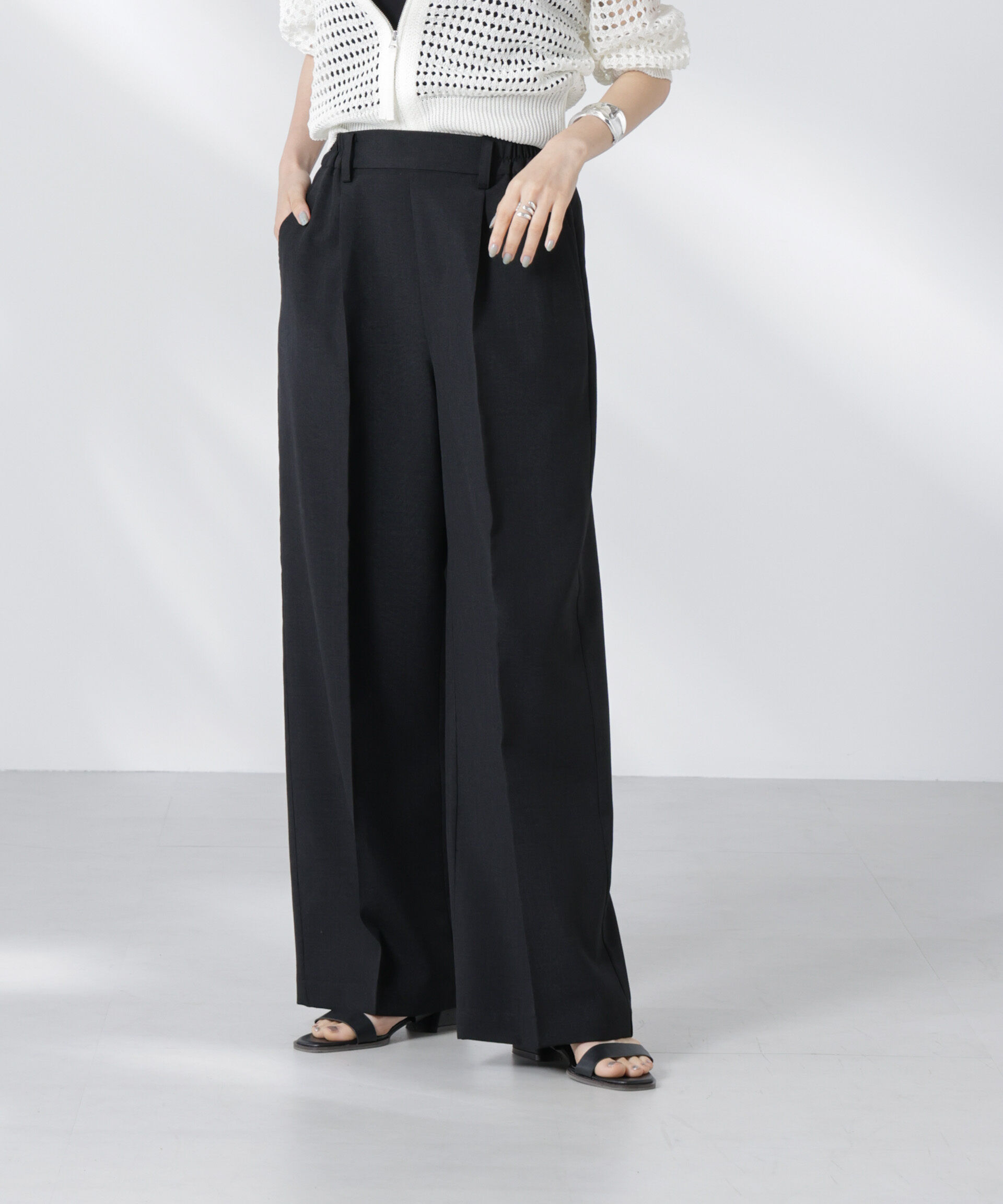 nano･universe「タックイージーセンタープレスストレートパンツ」|チノ|