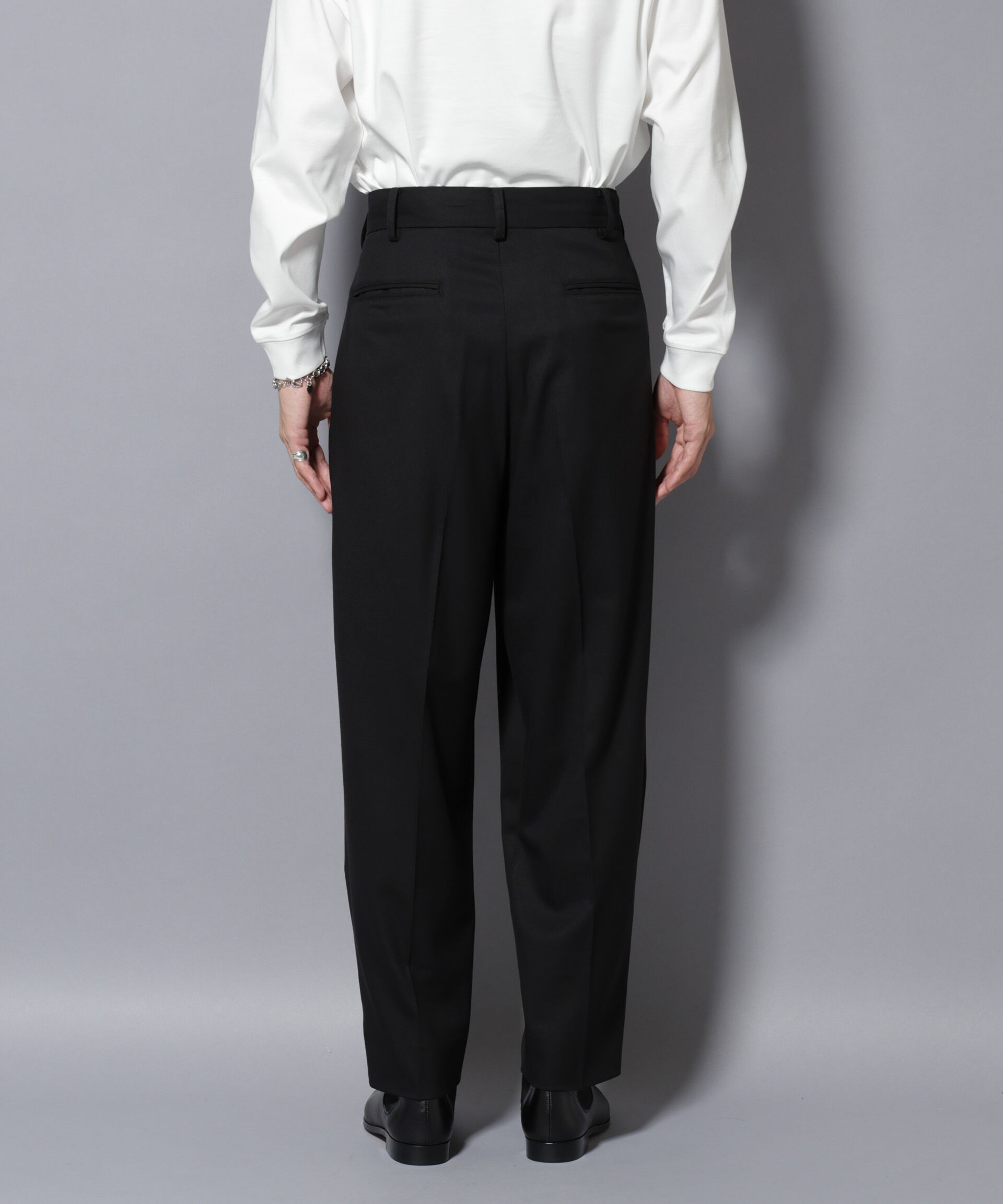 nano･universe「微起毛ワイド2タックテーパードパンツ」|チノ|