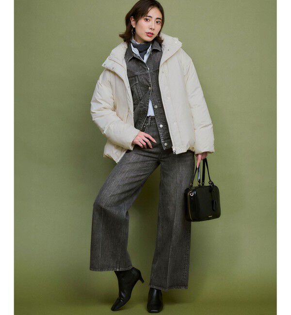 23区「【FUDGE掲載/滝沢眞規子さん着用/RED CARD TOKYO&times;23区】 センタープレス デニム ワイド パンツ」|デニム|