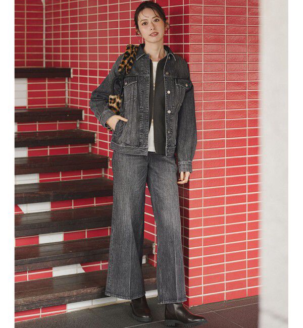 23区「【FUDGE掲載/滝沢眞規子さん着用/RED CARD TOKYO&times;23区】 センタープレス デニム ワイド パンツ」|デニム|