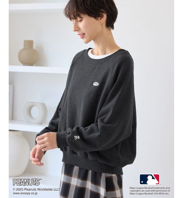 Rope&rsquo;Picnic「【PEANUTS&times;MLB COLLECTION by ROPE' PICNIC】オフショルスウェット」|スウェット・ジャージ|チャコール(06)
