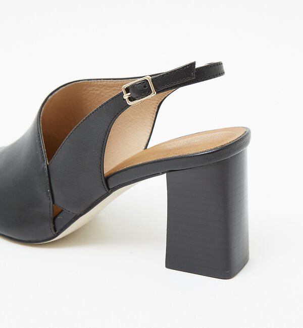 AU BANNISTER「アシンメトリー スクエアトゥブーサン」|サンダル|