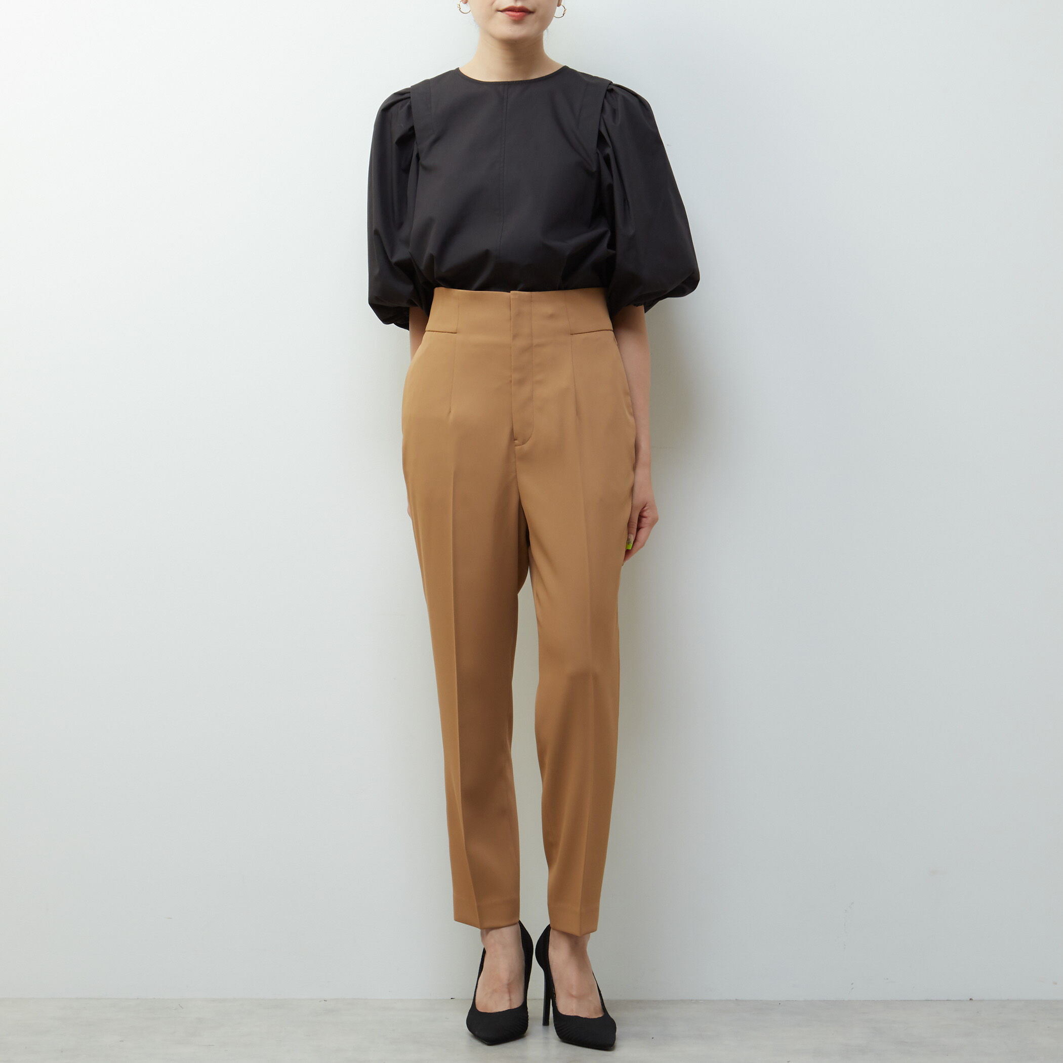 TIARA「タックショルダーボリュームスリーブリボンブラウス」|シャツ・ブラウス|