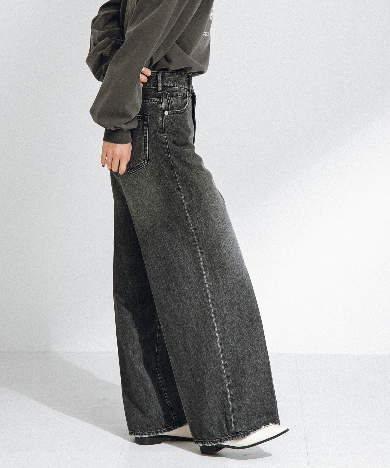 Sonny Label 「『34サイズ/低身長向けも展開』センタープレスストレートデニム」|デニム|