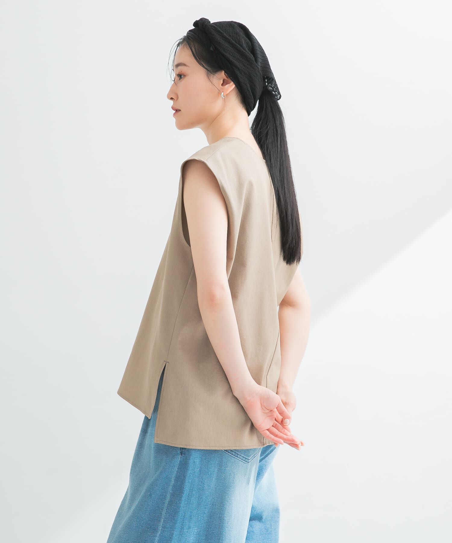 URBAN RESEARCH「リネン混Vネックブラウス」|ベスト・ジレ|