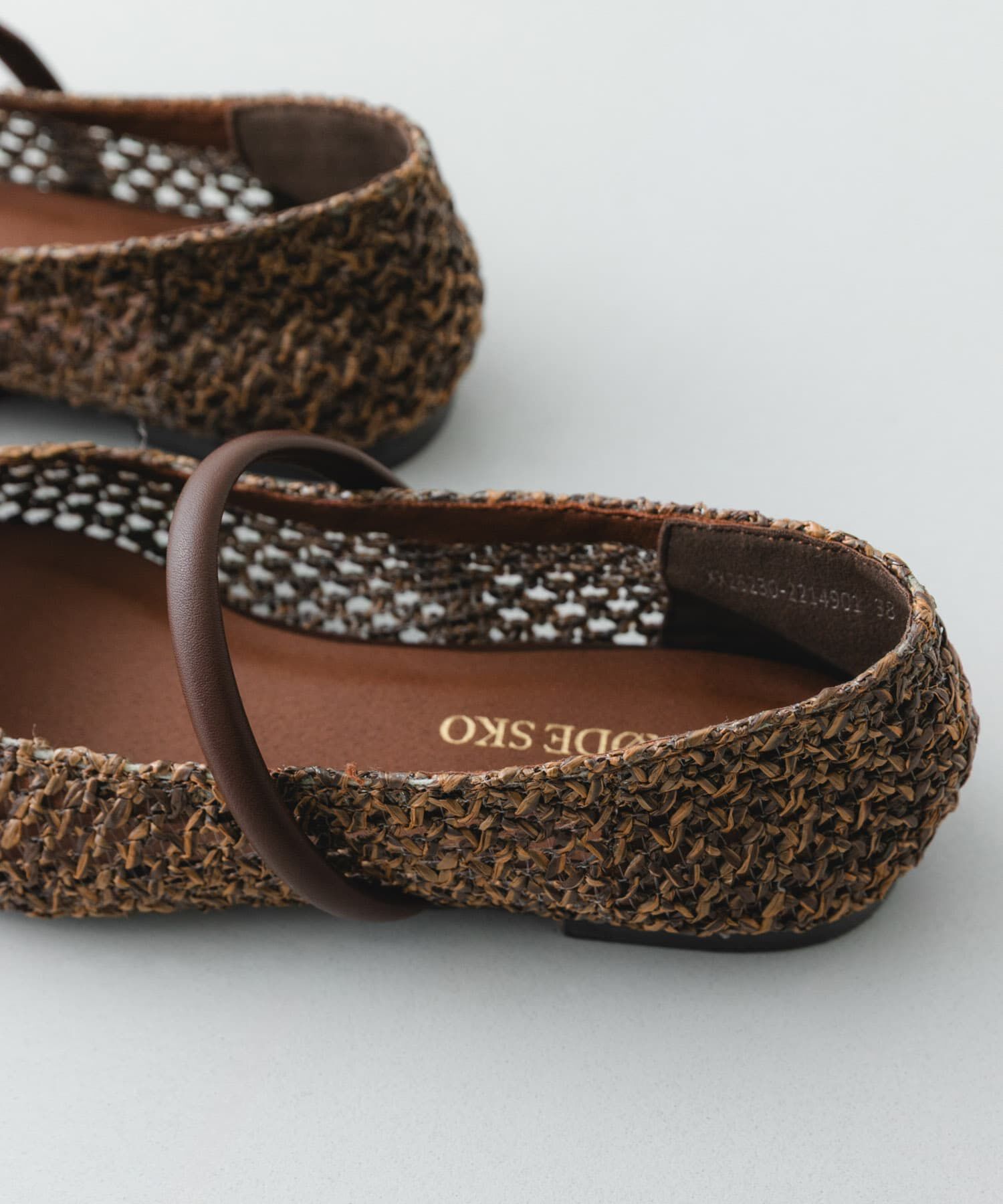 RODE SKO「ピープトゥベルトメッシュフラット」|その他|