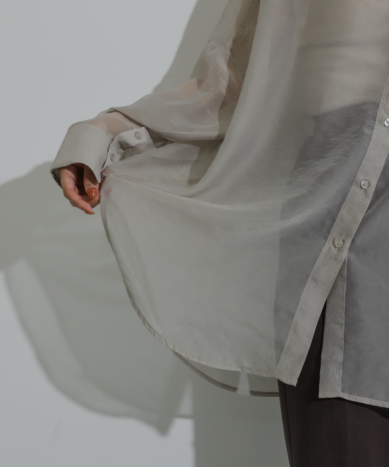 SENSE OF PLACE by URBAN RESEARCH「『一部WEB限定カラー』シアーシャンブレーシャツ」|シャツ・ブラウス|