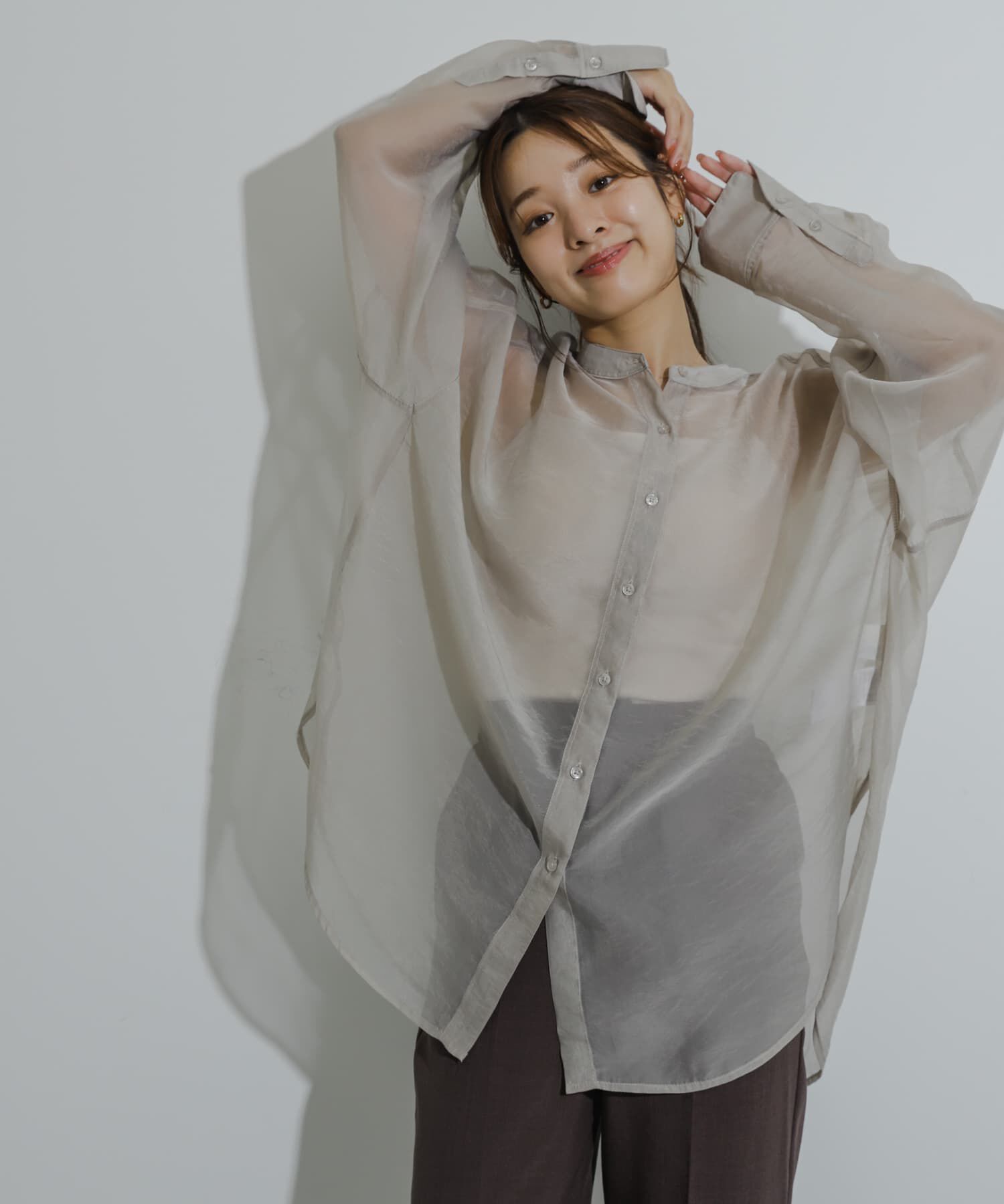 SENSE OF PLACE by URBAN RESEARCH「『一部WEB限定カラー』シアーシャンブレーシャツ」|シャツ・ブラウス|