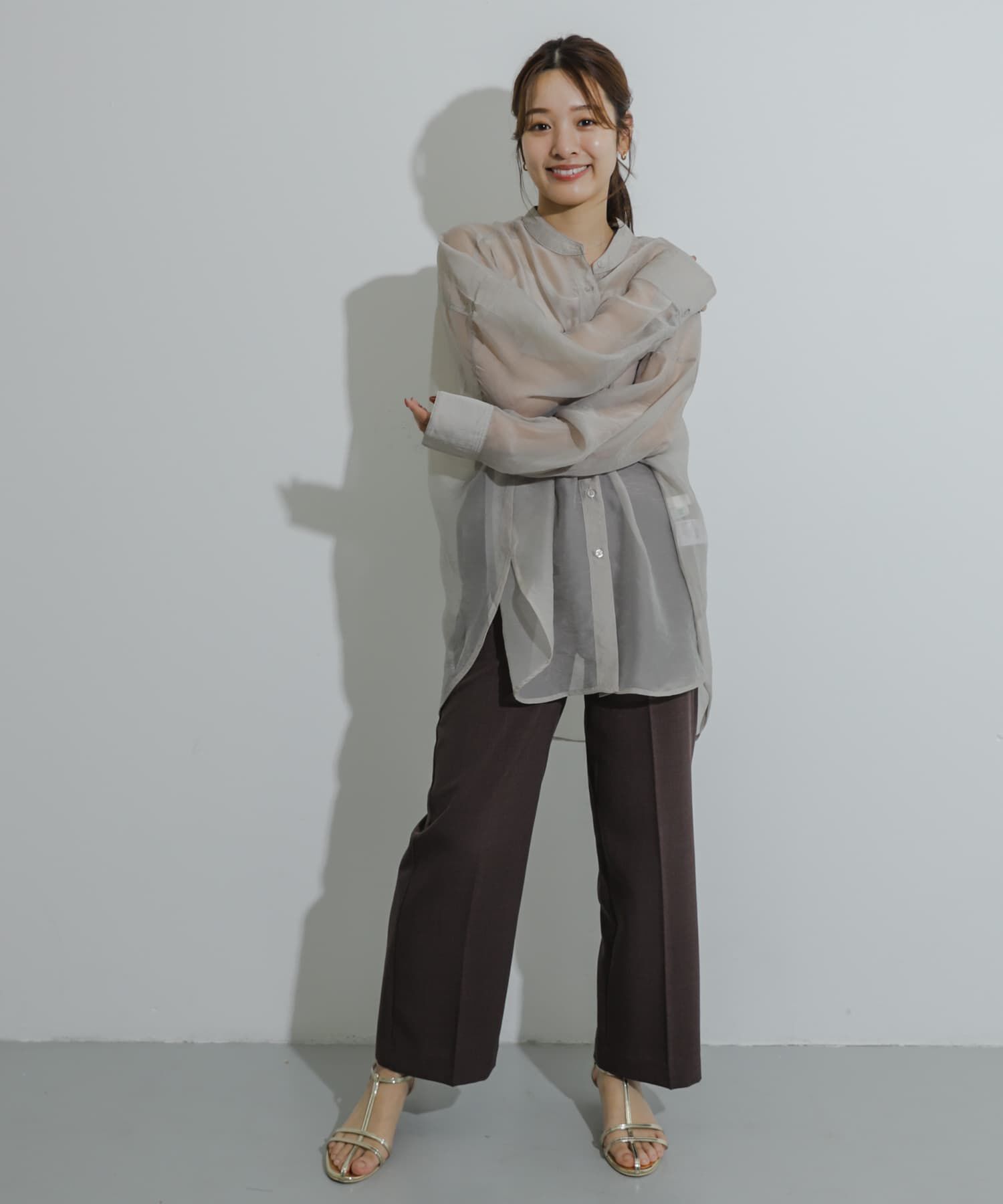 SENSE OF PLACE by URBAN RESEARCH「『一部WEB限定カラー』シアーシャンブレーシャツ」|シャツ・ブラウス|