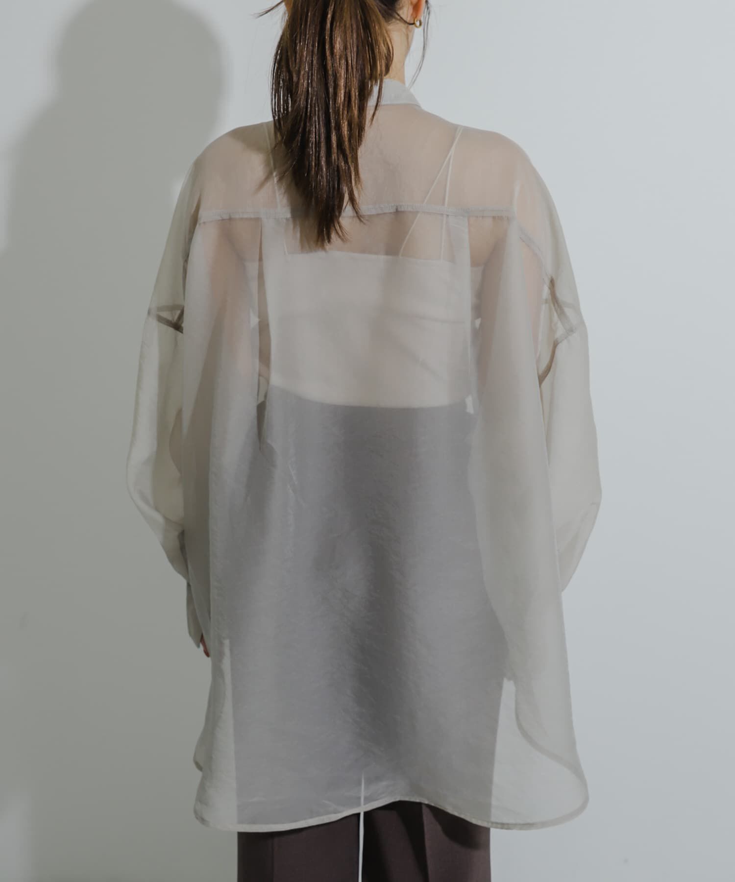 SENSE OF PLACE by URBAN RESEARCH「『一部WEB限定カラー』シアーシャンブレーシャツ」|シャツ・ブラウス|