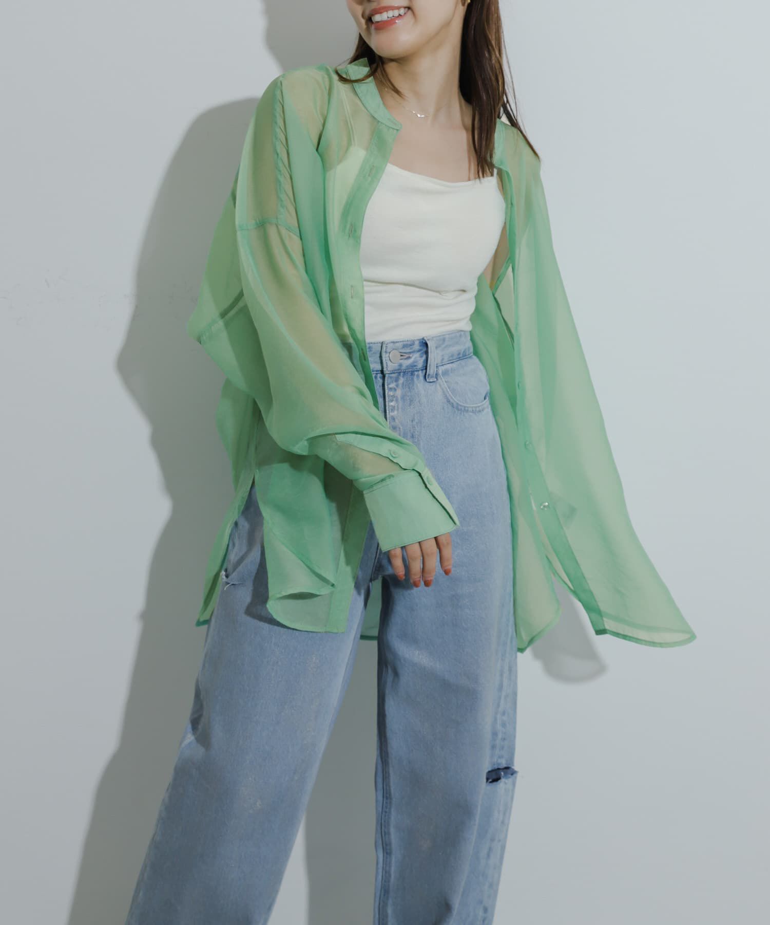 SENSE OF PLACE by URBAN RESEARCH「『一部WEB限定カラー』シアーシャンブレーシャツ」|シャツ・ブラウス|グリーン