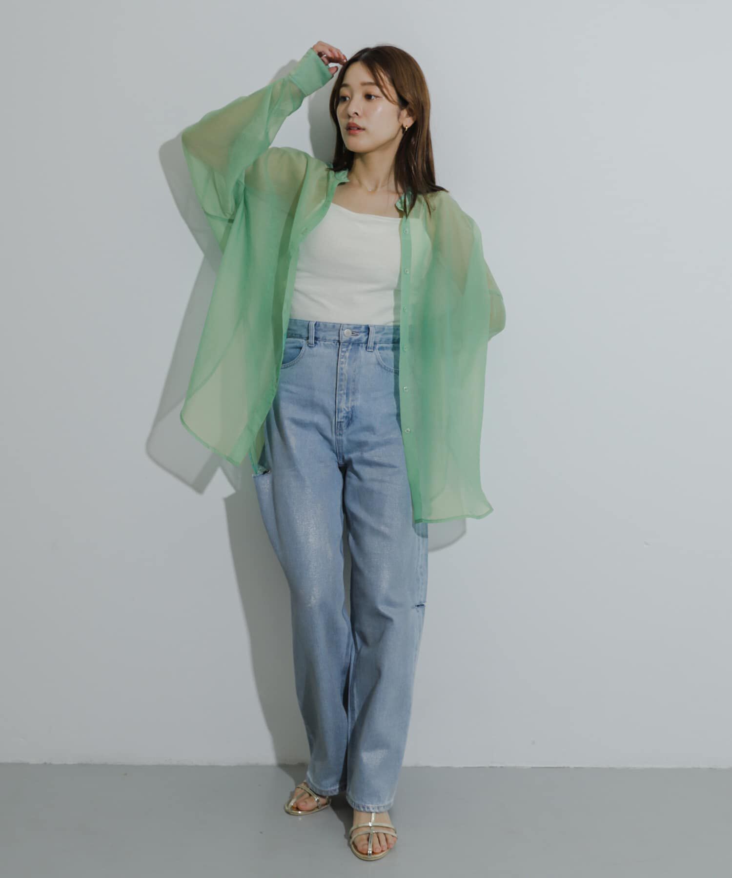 SENSE OF PLACE by URBAN RESEARCH「『一部WEB限定カラー』シアーシャンブレーシャツ」|シャツ・ブラウス|