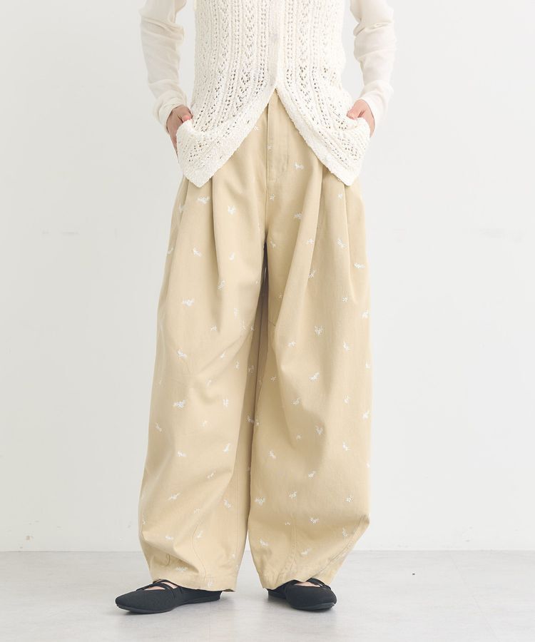 earth music&ecology「フラワー刺繍ツイルカーブパンツ」|その他|