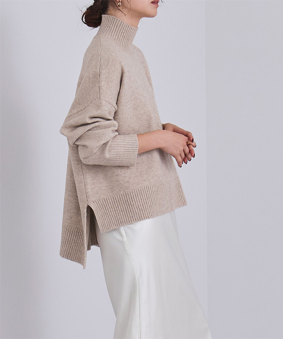 ur's「【星玲奈さんコラボアイテム】スフレタッチハイネックオーバーサイズニット」|ニット・セーター|