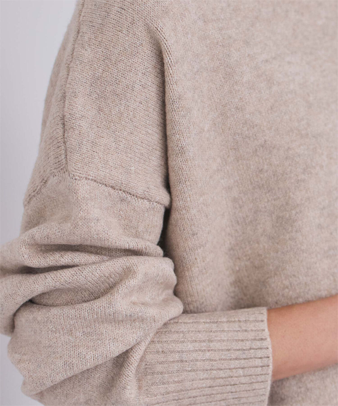 ur's「【星玲奈さんコラボアイテム】スフレタッチハイネックオーバーサイズニット」|ニット・セーター|