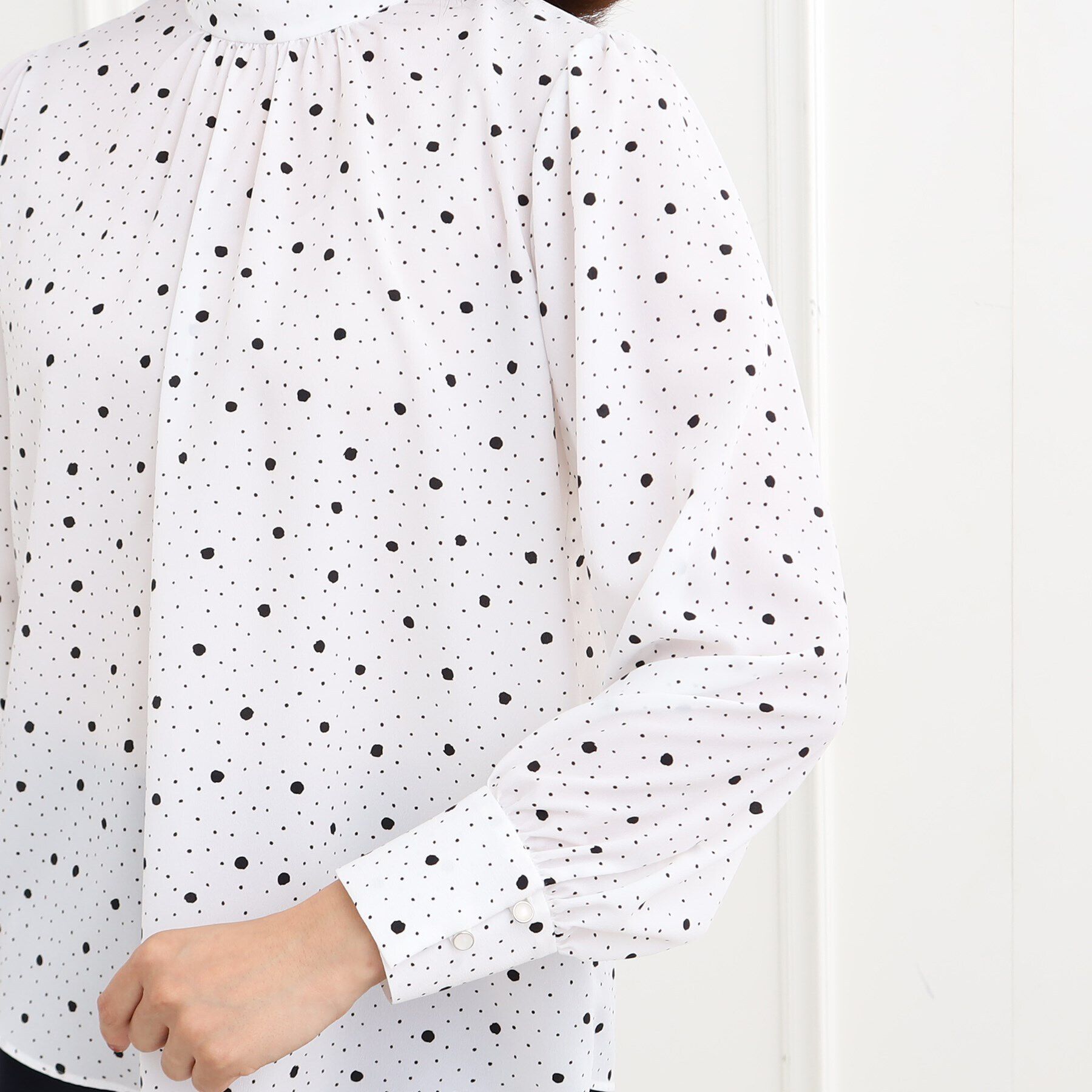 Reflect「【フォーマル/マシンウォッシュ可】ドットプリントブラウス」|シャツ・ブラウス|