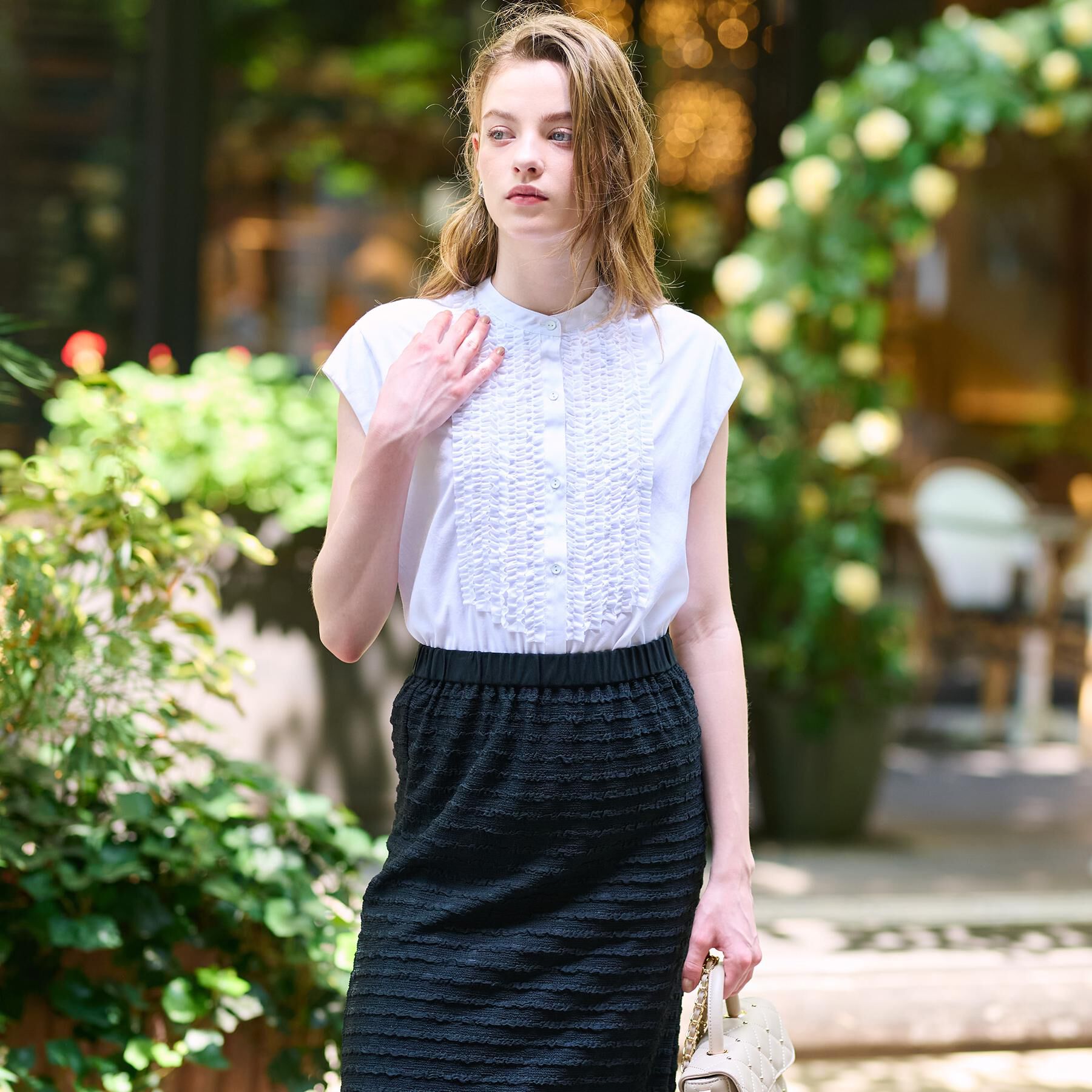 DRESSTERIOR「【撥水/UVカット/接触冷感】バンドカラーフレンチスリーブフリルブラウス」|シャツ・ブラウス|