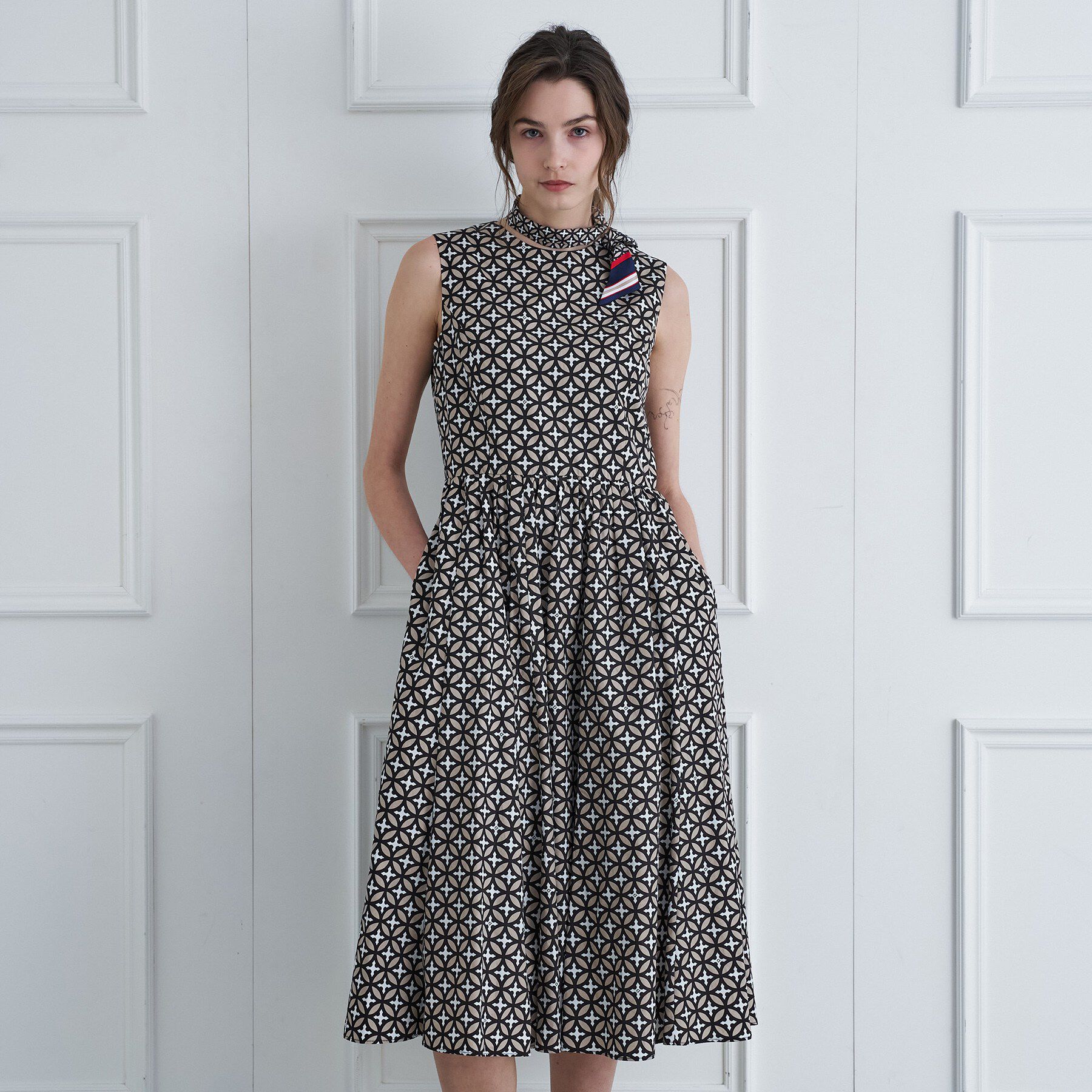 DRESSTERIOR「【otonaMUSE5月号掲載/ウォッシャブル】オーバーラップサークル ノースリーブドレス」|ワンピース|ベージュ(152)