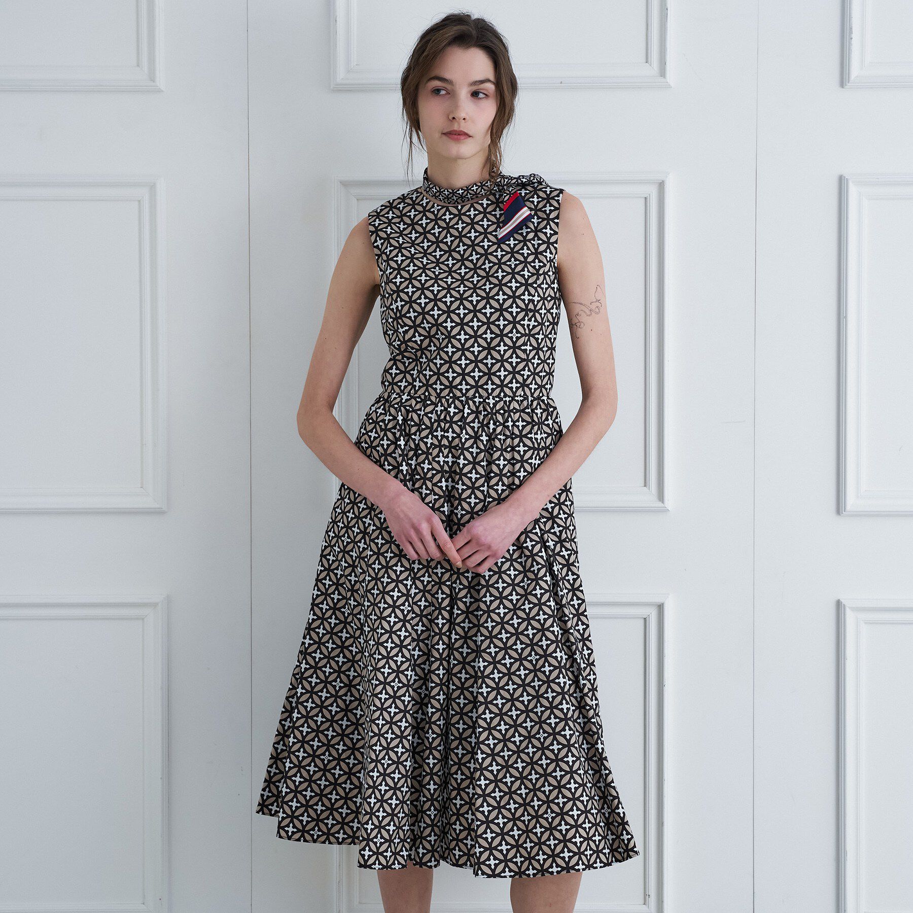 DRESSTERIOR「【otonaMUSE5月号掲載/ウォッシャブル】オーバーラップサークル ノースリーブドレス」|ワンピース|