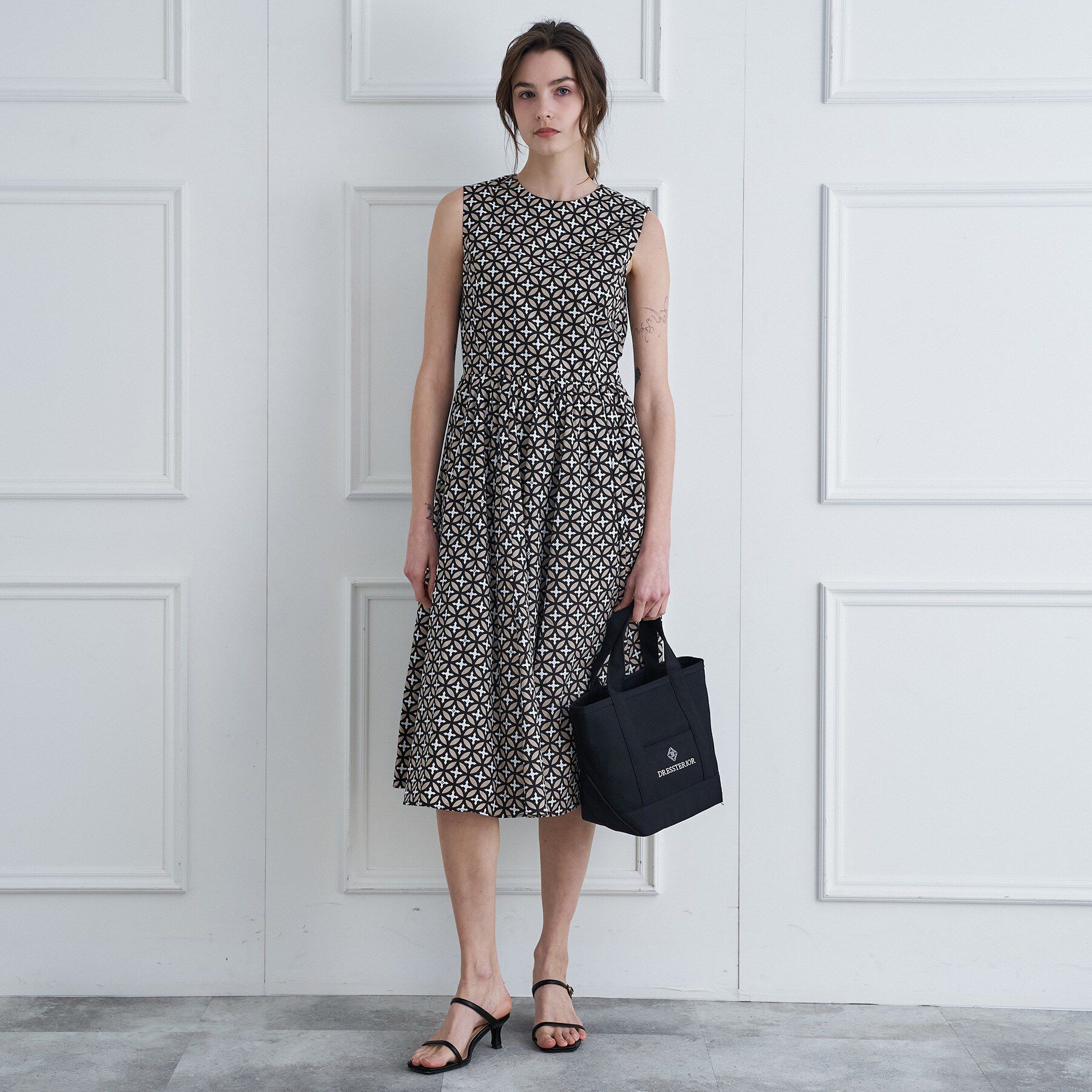 DRESSTERIOR「【otonaMUSE5月号掲載/ウォッシャブル】オーバーラップサークル ノースリーブドレス」|ワンピース|