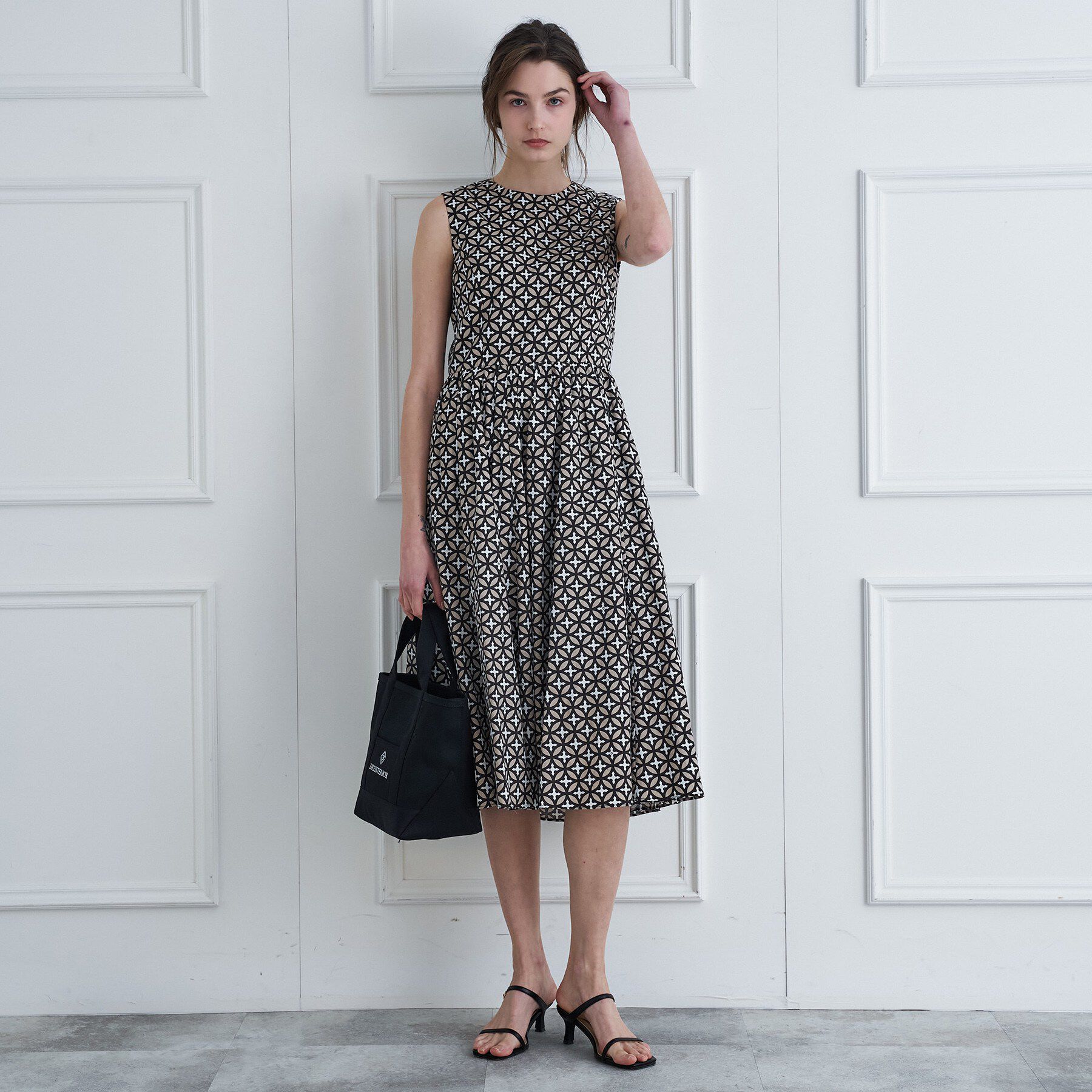 DRESSTERIOR「【otonaMUSE5月号掲載/ウォッシャブル】オーバーラップサークル ノースリーブドレス」|ワンピース|