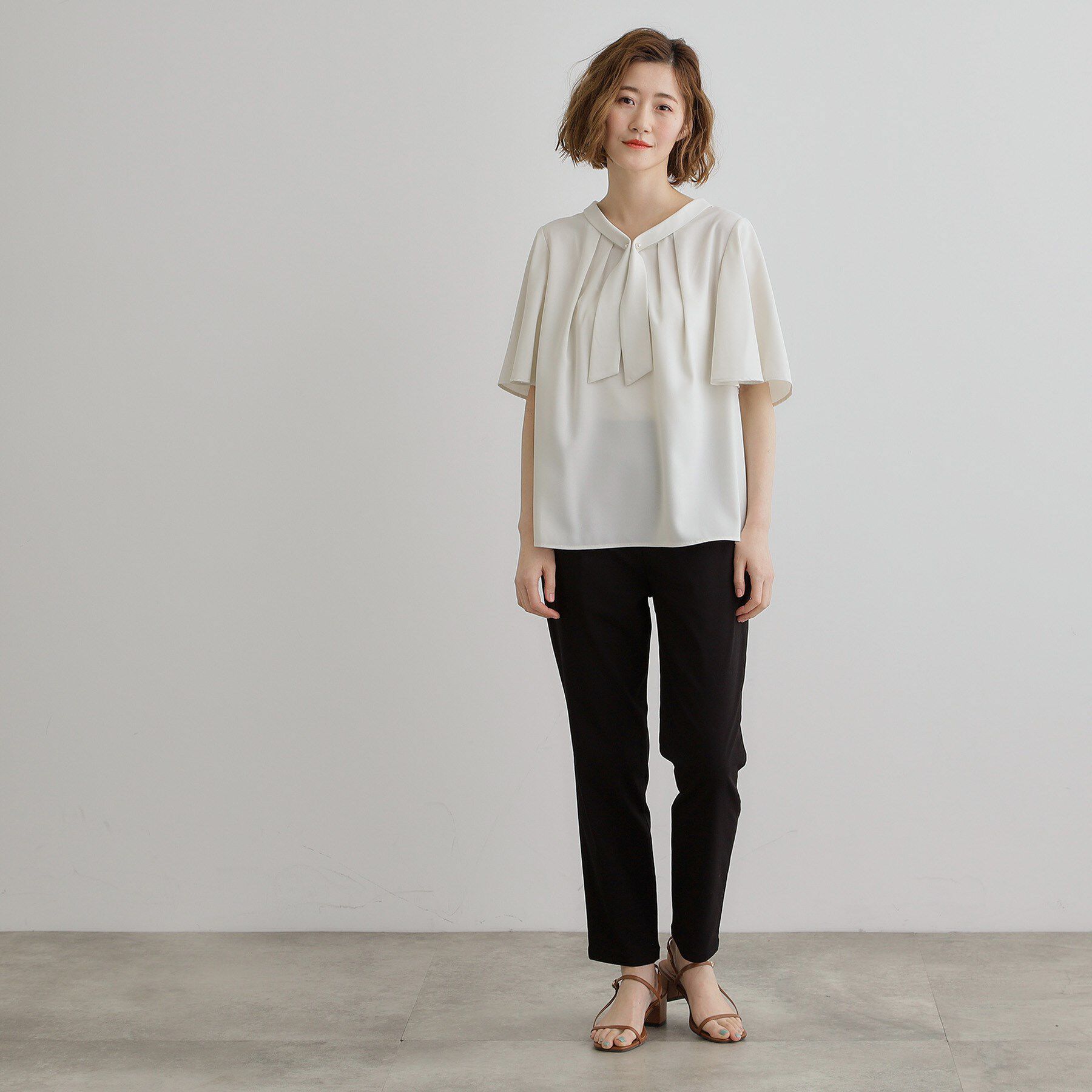 grove「【華やか】パール調ピン付きボウタイブラウス」|シャツ・ブラウス|