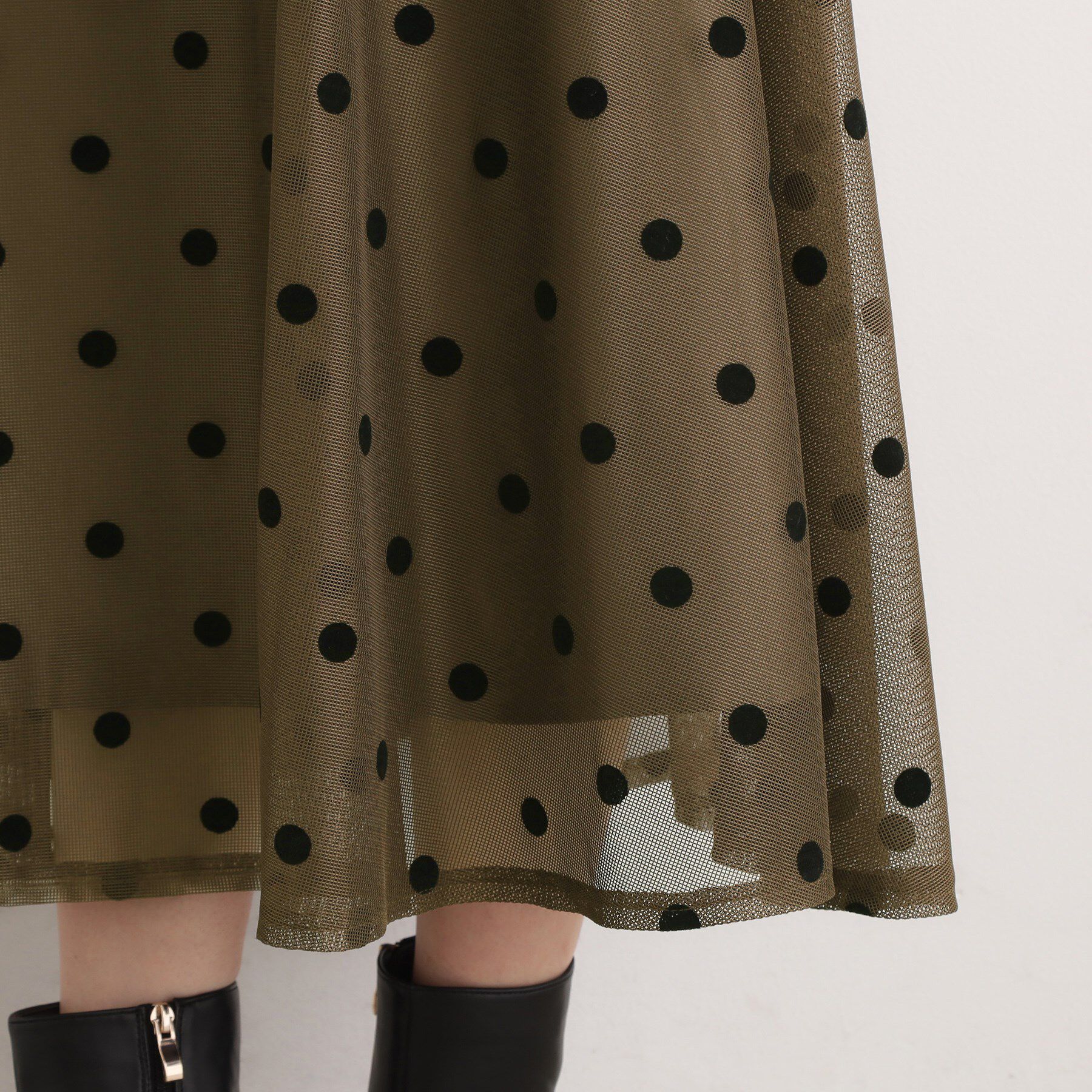 grove「甘さを抑えて、品よく華やぐ　メッシュフロッキードットスカート」|スカート|