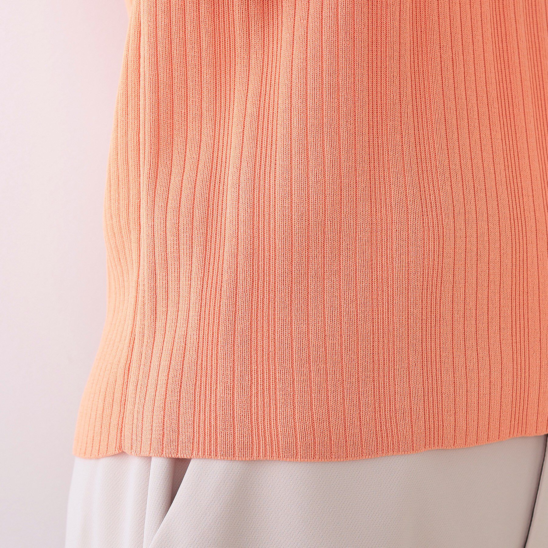 INDIVI「【洗える／袖口シアー】コンパクトVネックニット」|ニット・セーター|