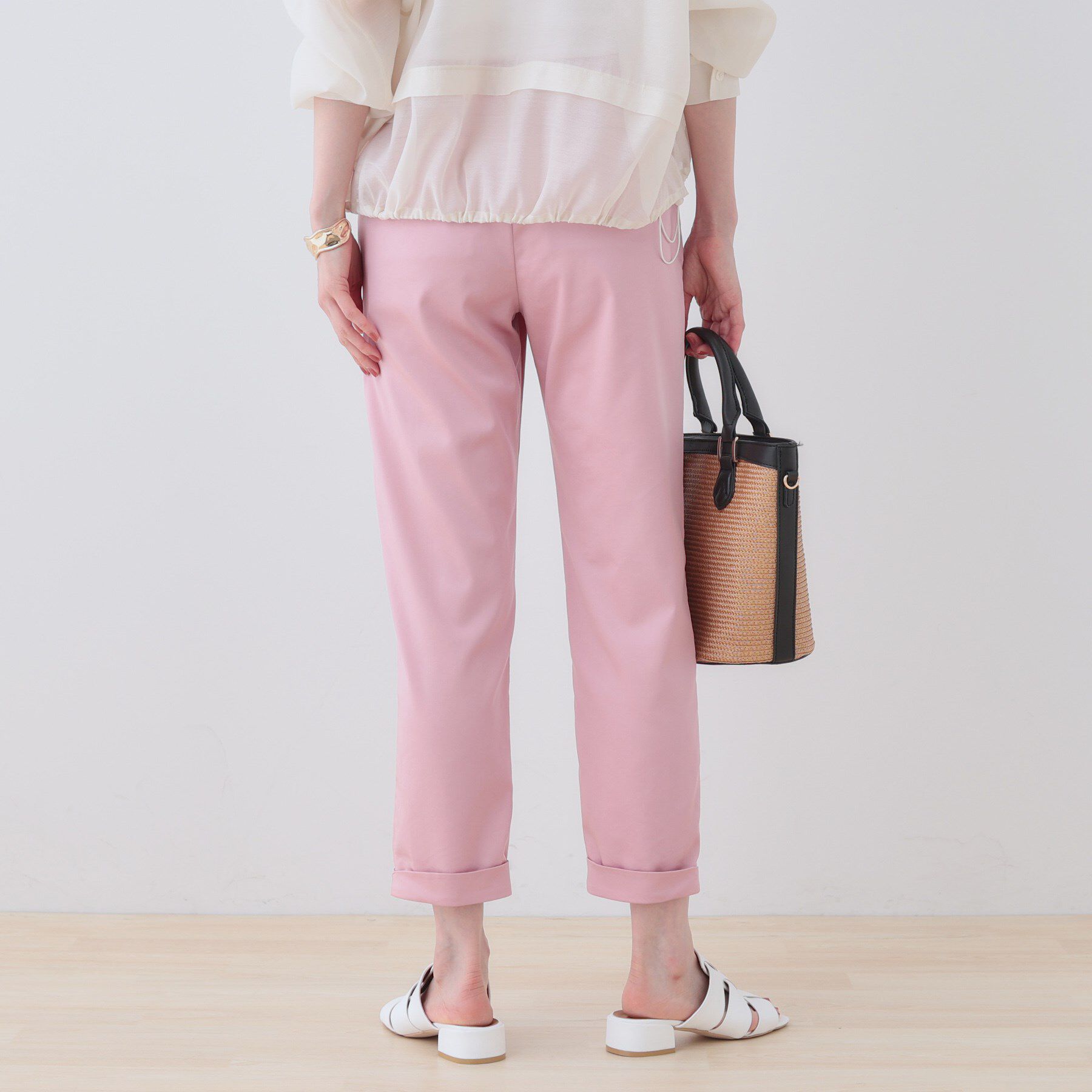 INDIVI「【洗える／高ストレッチ】クロップド丈サテンテーパードパンツ」|その他|