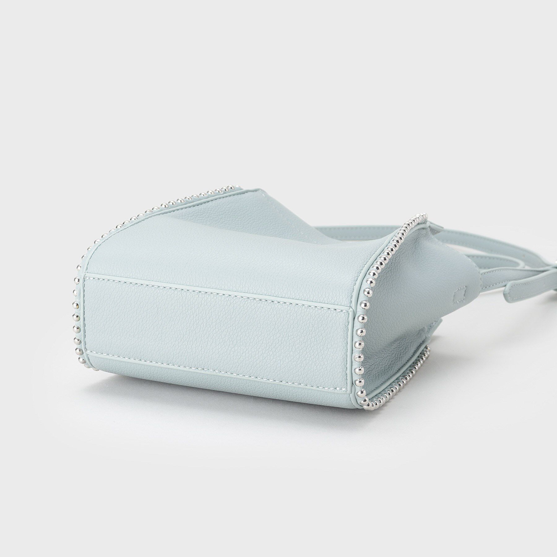 INDIVI「【合皮】スタッズ風メタルポシェットバッグ」|ショルダー・メッセンジャー|