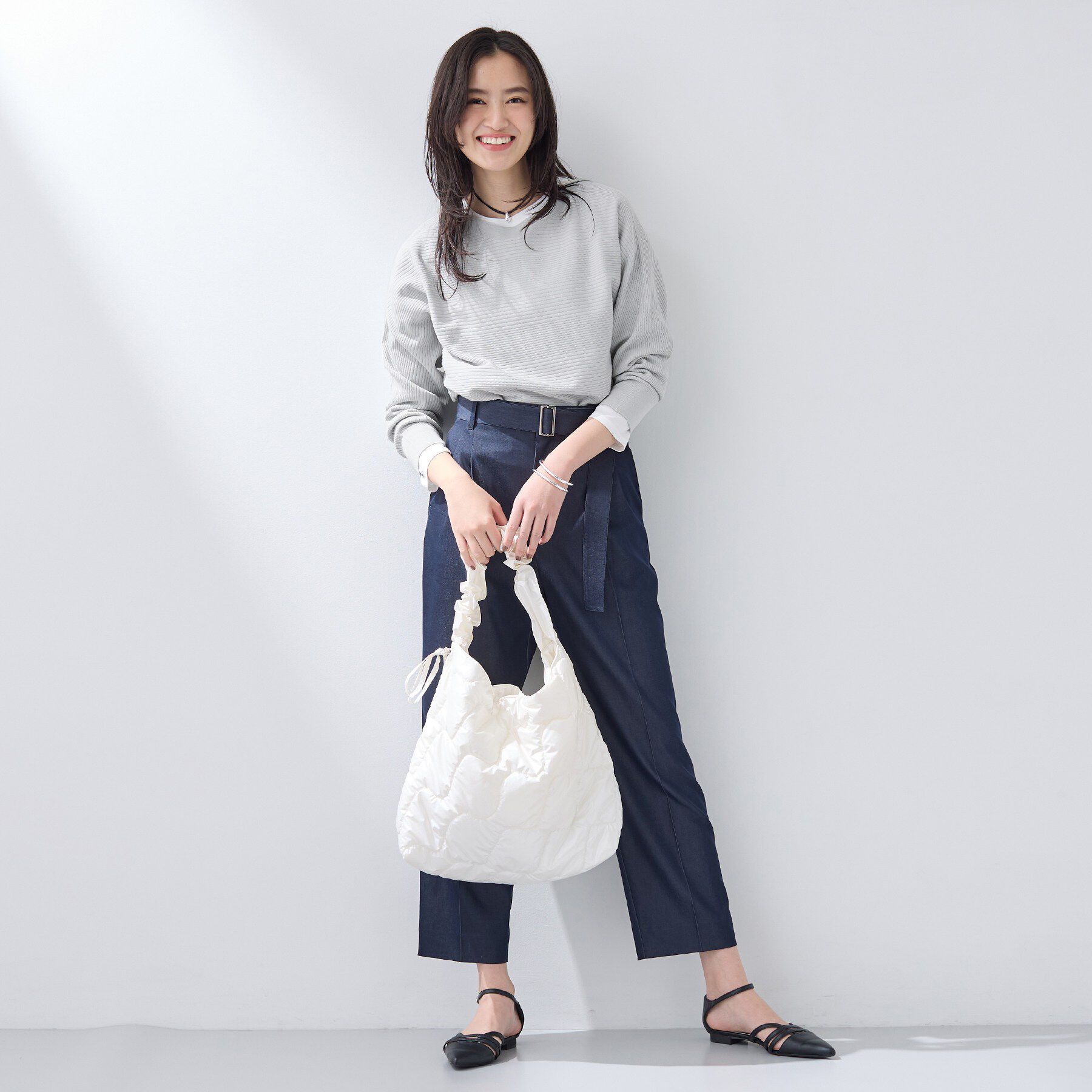 INDIVI「【洗える／キレイ色】体型カバー無縫製ニット」|ニット・セーター|