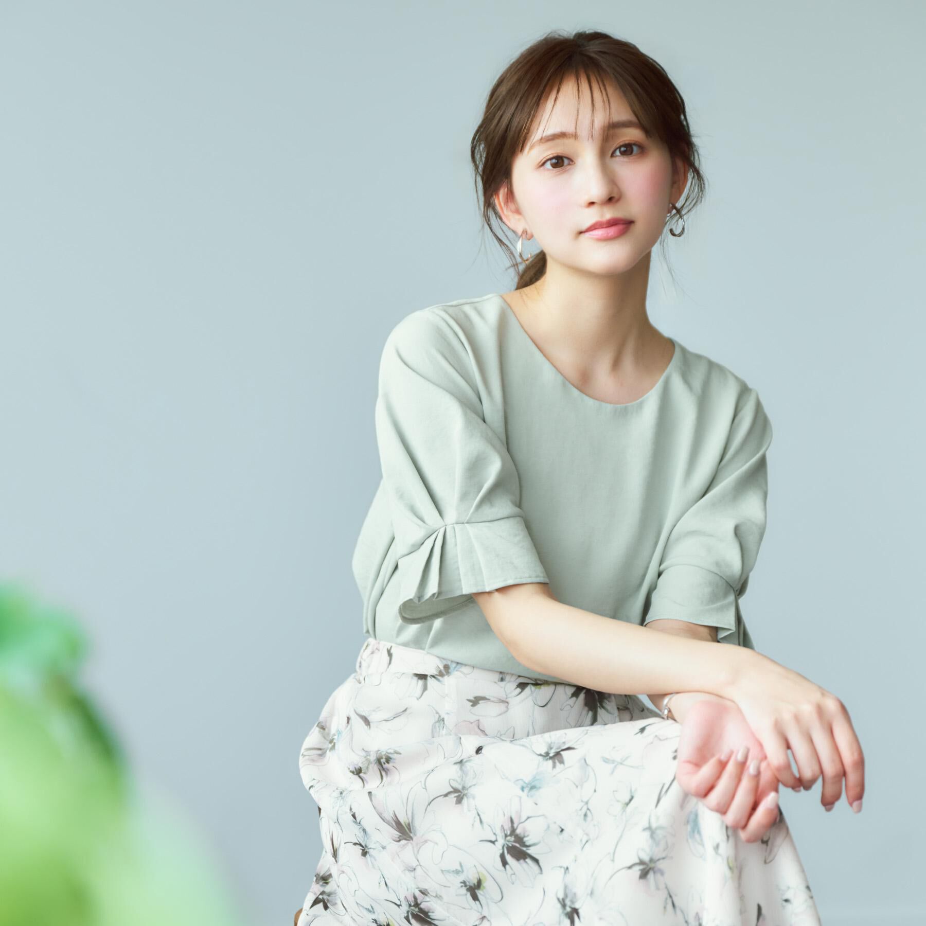 index「《8色展開/XS-LLサイズ》タックパフスリーブブラウス【洗濯機洗い可/吸水速乾/防シワ/抗ピル】」|シャツ・ブラウス|