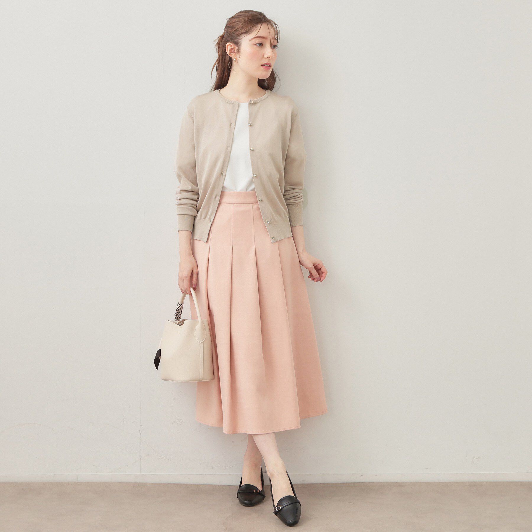 index「接触冷感ビジューボタンカーディガン【洗濯機OK/抗ピリング】」|カーディガン|