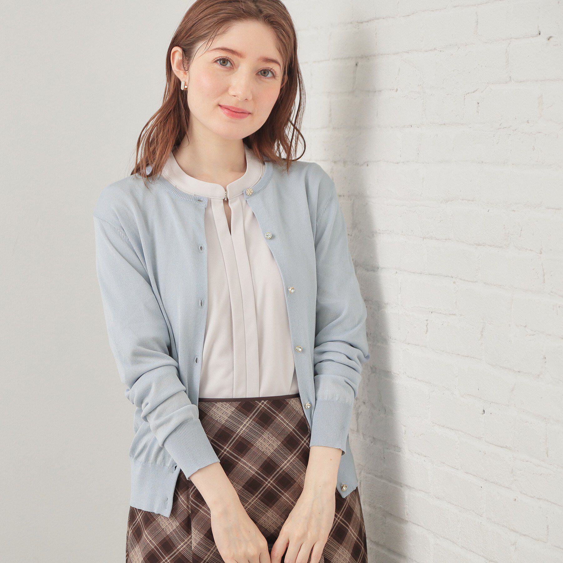 index「接触冷感ビジューボタンカーディガン【洗濯機OK/抗ピリング】」|カーディガン|サックスブルー(09