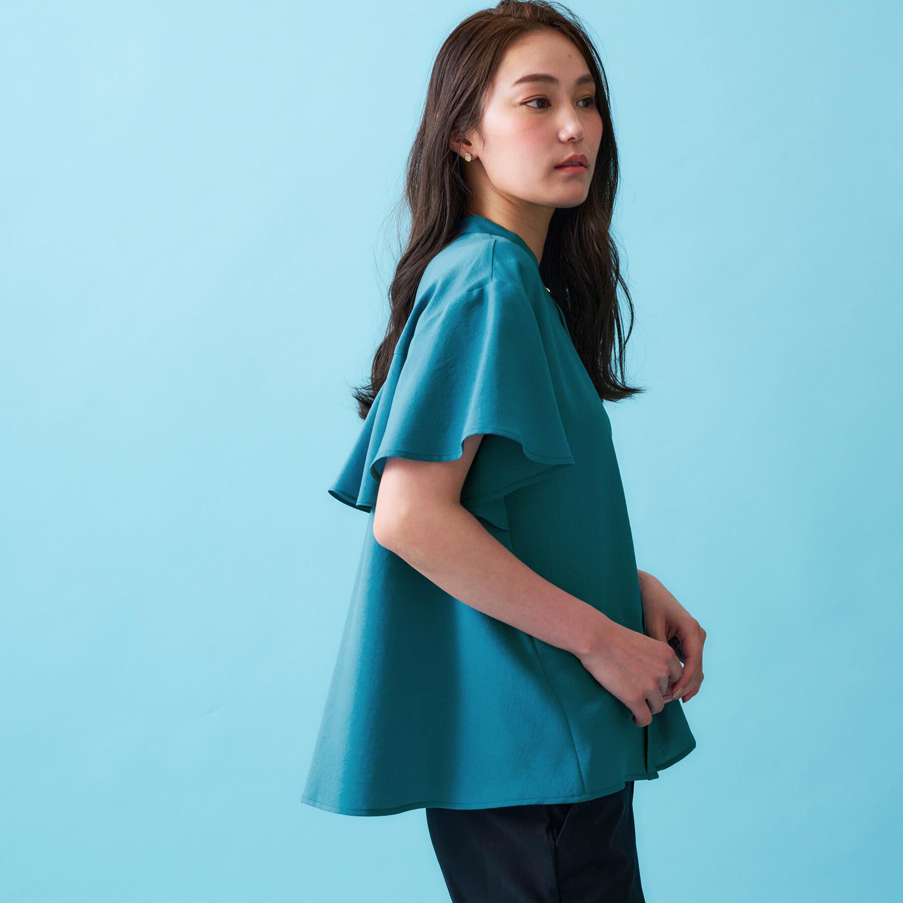 OPAQUE.CLIP「バックフリルバンドカラーブラウス【洗濯機洗い可/吸水速乾/接触冷感】」|シャツ・ブラウス|