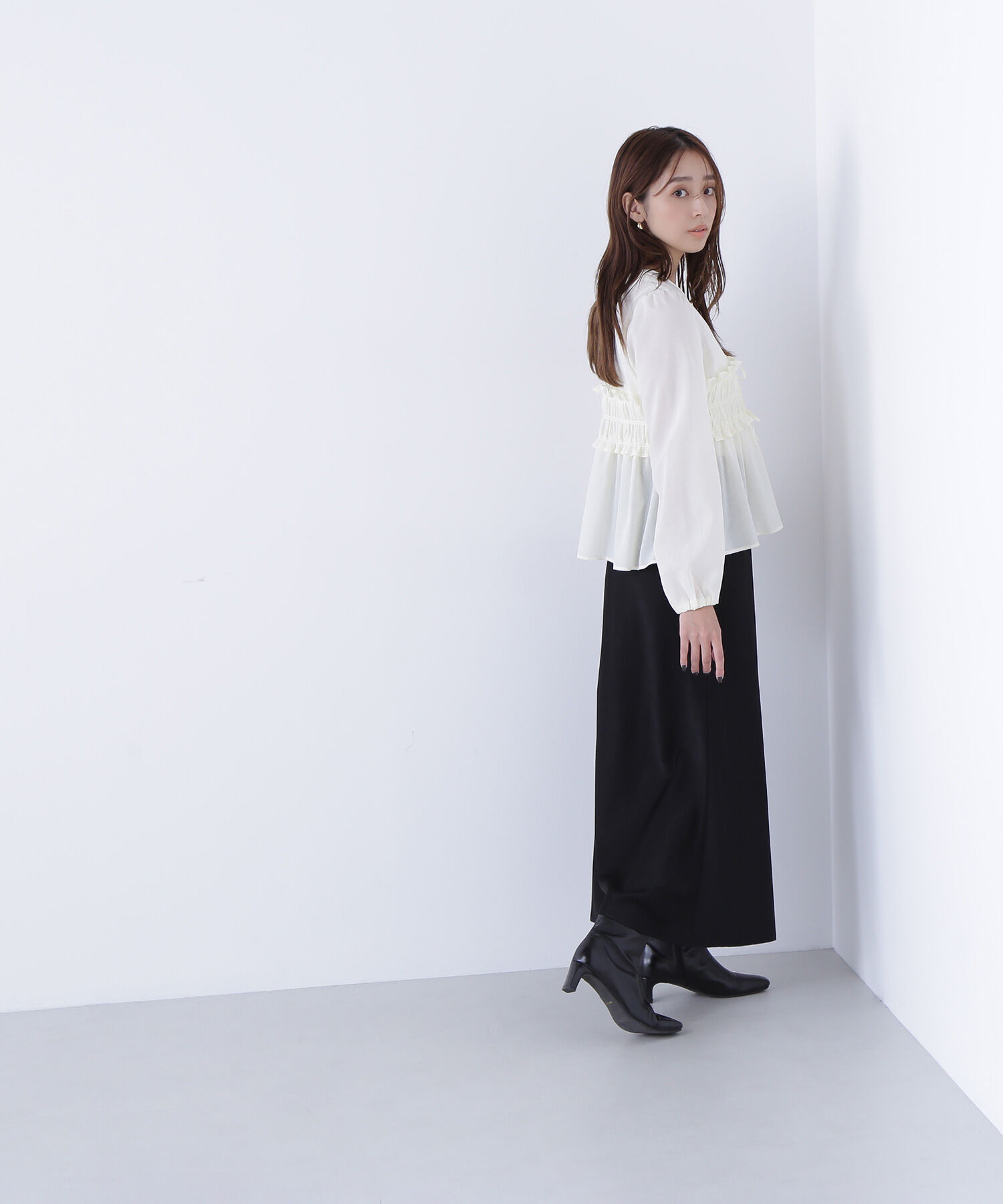  「Vネックシャーリングペプラムブラウス」|シャツ・ブラウス|