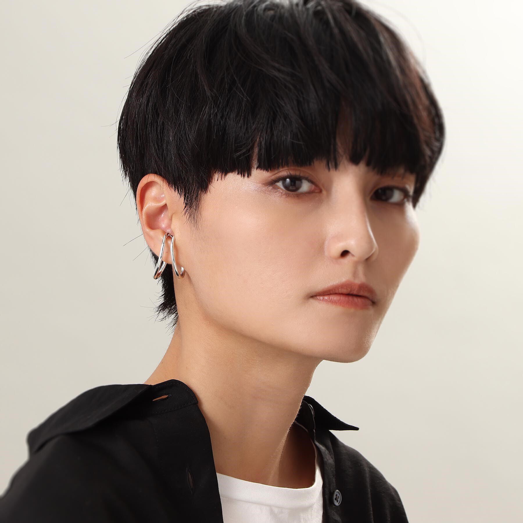 COCOSHNIK ONKITSCH「シルバー ニュアンスライン ダブルオーバルイヤーカフ」|イヤーカフ|