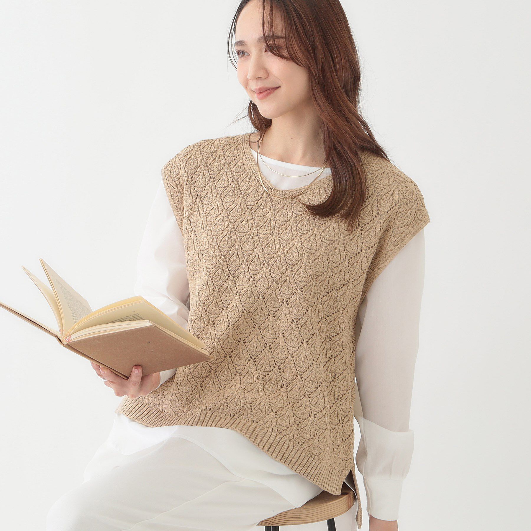 SHOO･LA･RUE「【洗える/S-LL/2点セット】透かし柄ベスト+ブラウス」|ニット・セーター|ベージュ(052)