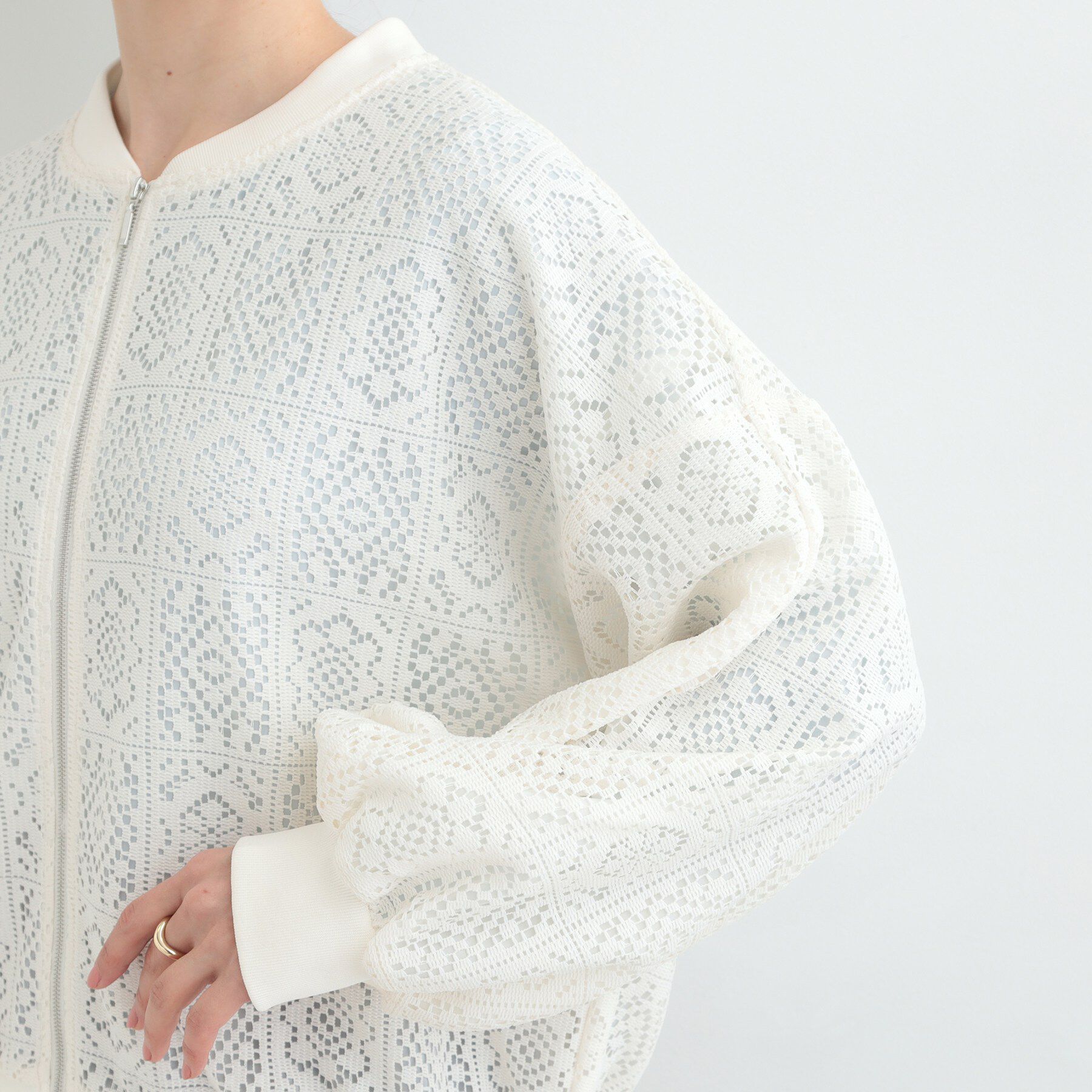 SHOO･LA･RUE「ちょうどいい華やかさ　ふんわりレースブルゾン」|ブルゾン・スタジャン|