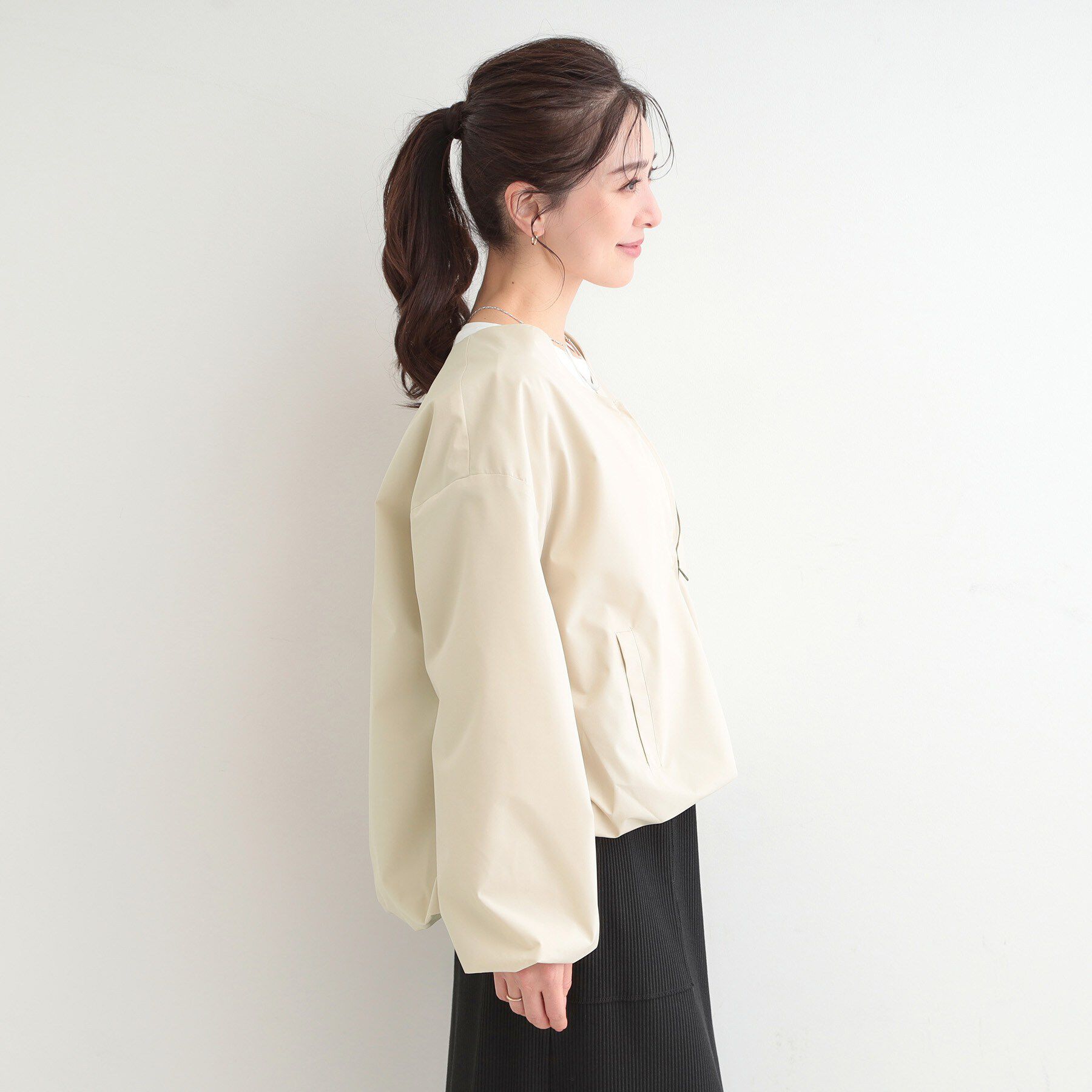 SHOO･LA･RUE「【防風/撥水/S-LL】お顔回りすっきり見え　Vネックバルーンブルゾン」|ブルゾン・スタジャン|