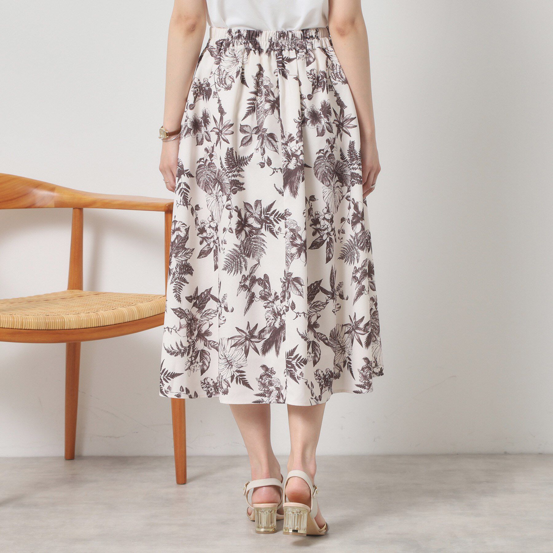 ITS&rsquo;DEMO「【清涼感／ウエスト後ろゴム／手洗い可】麻調花柄タックスカート」|スカート|