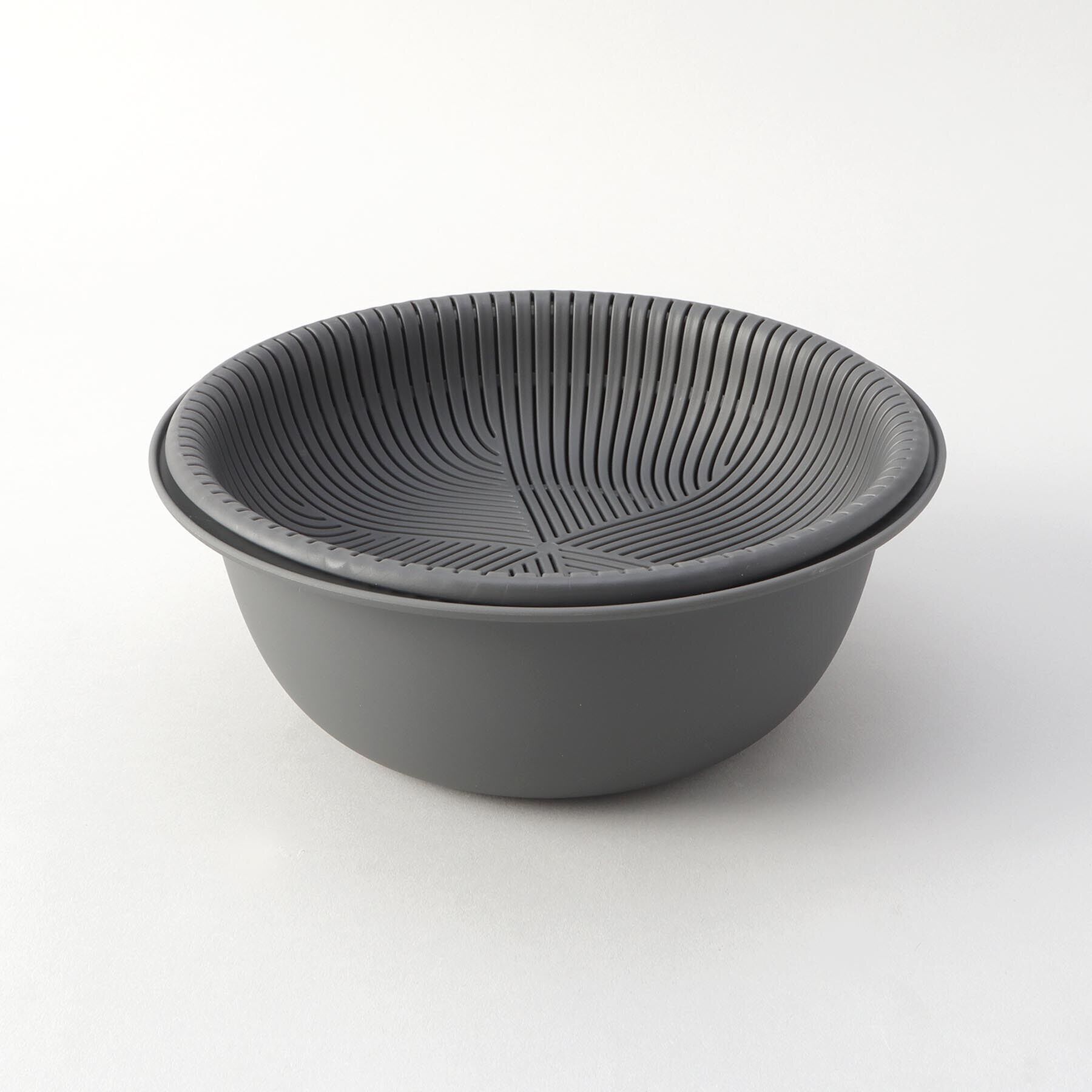 212 KITCHEN STORE「きほんの道具 ザルボウル21cm DGY ＜marna マーナ＞」|食器・キッチングッズ|