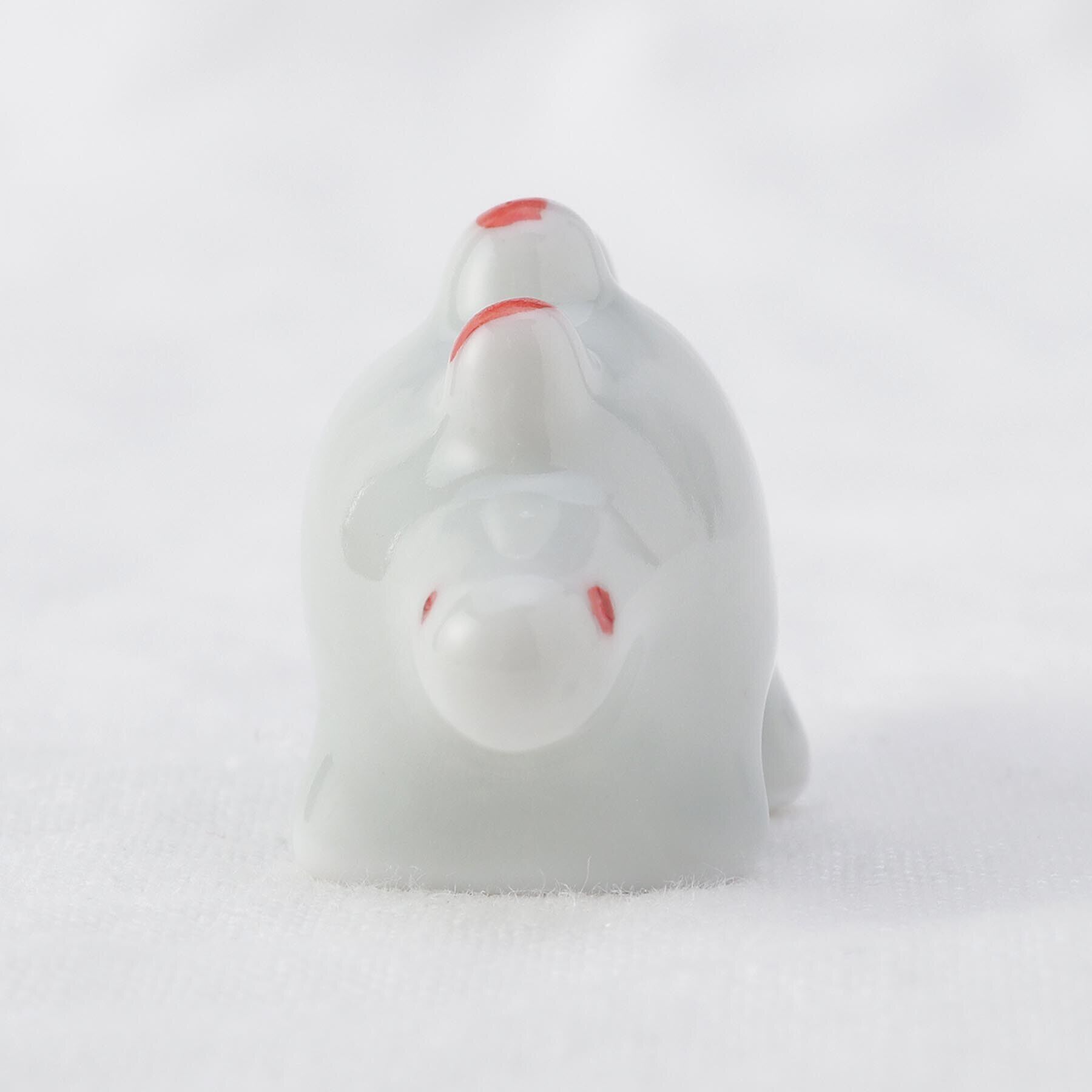 212 KITCHEN STORE「江戸っ子恐竜 白&times;赤 ステゴザウルス 箸置」|食器・キッチングッズ|