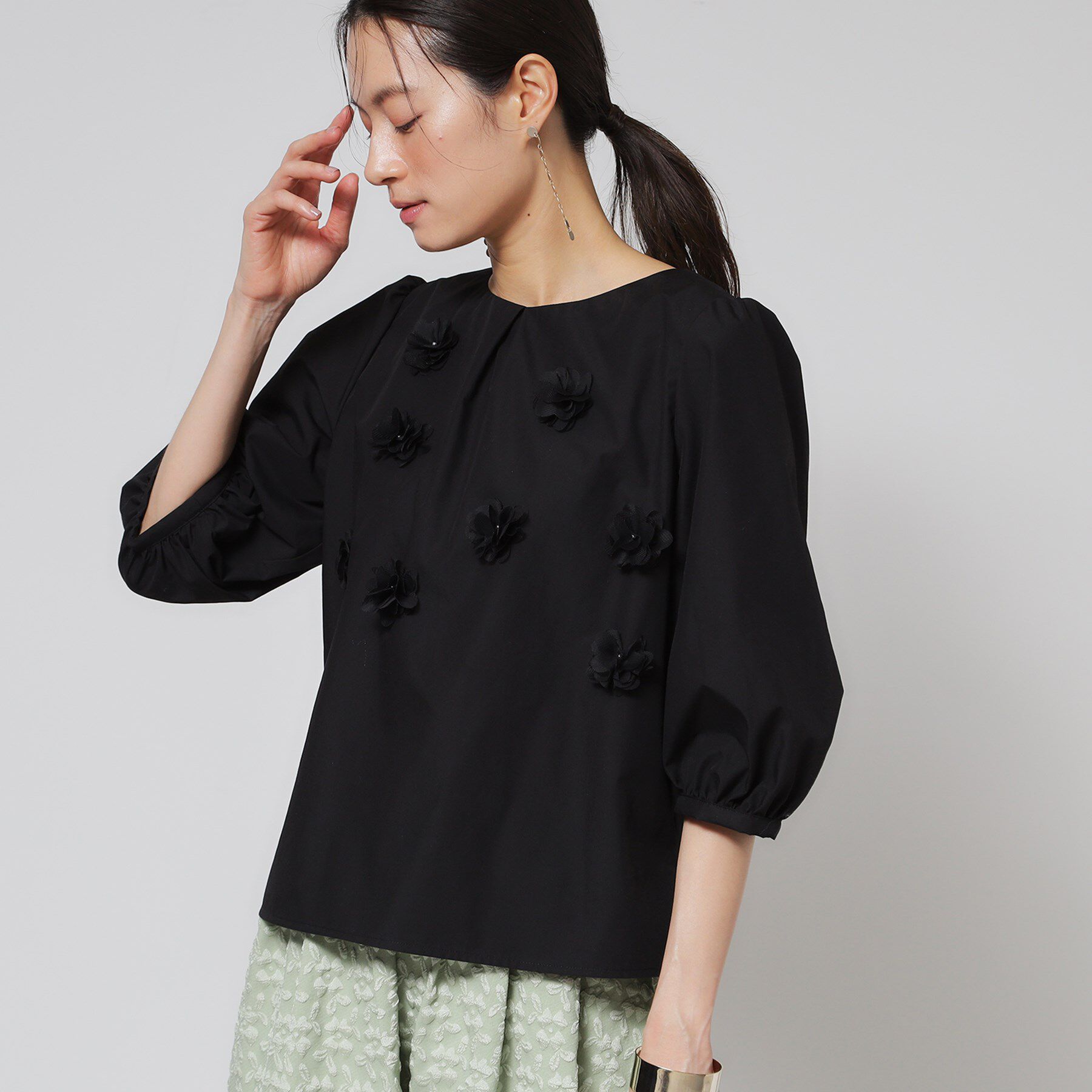 SunaUna「【接触冷感】フラワーパフスリーブブラウス」|シャツ・ブラウス|