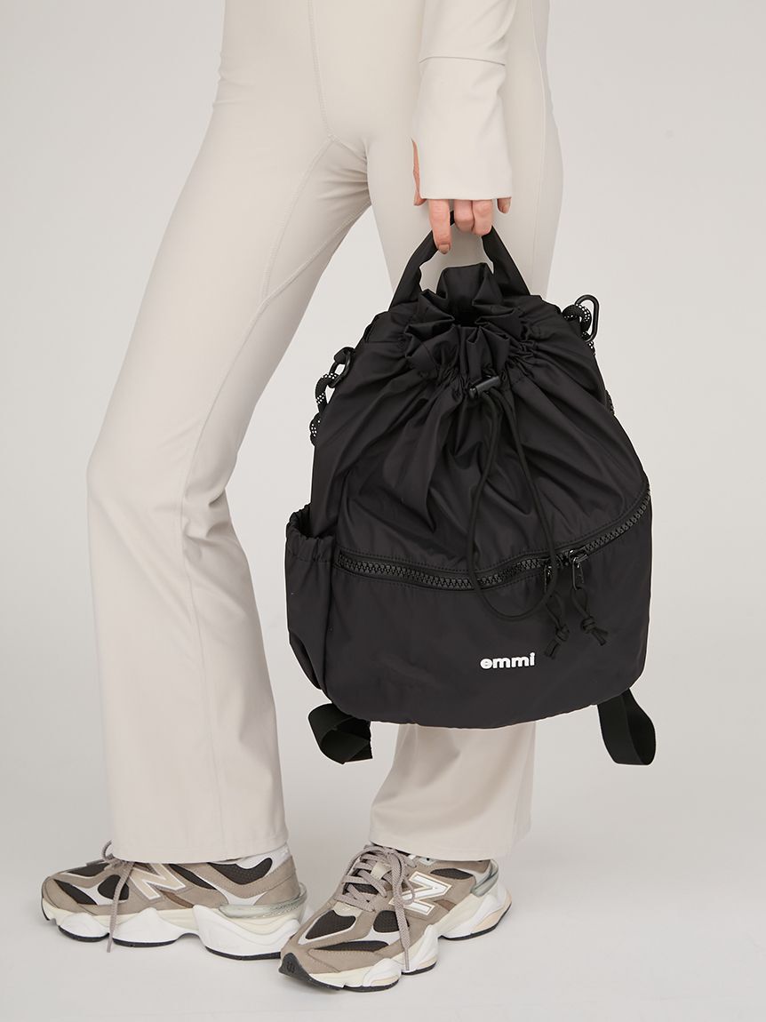 emmi atelier「【限定カラー】撥水 emmiロゴマルチバックパック」|リュック|BLK