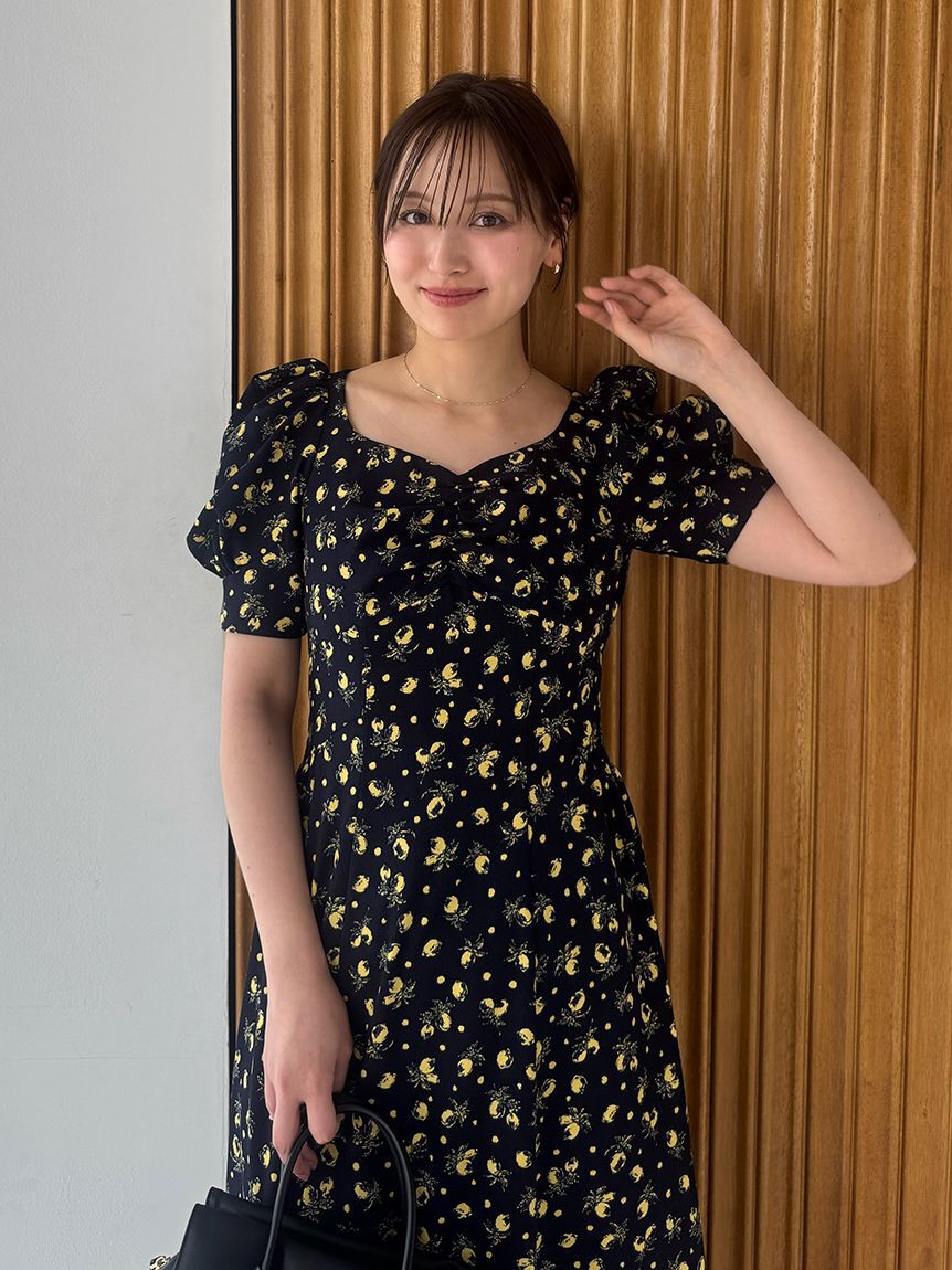 SNIDEL「【販路限定サイズあり】Sustainableフルーツプリントワンピース」|ワンピース|