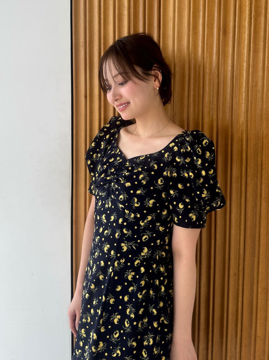 SNIDEL「【販路限定サイズあり】Sustainableフルーツプリントワンピース」|ワンピース|